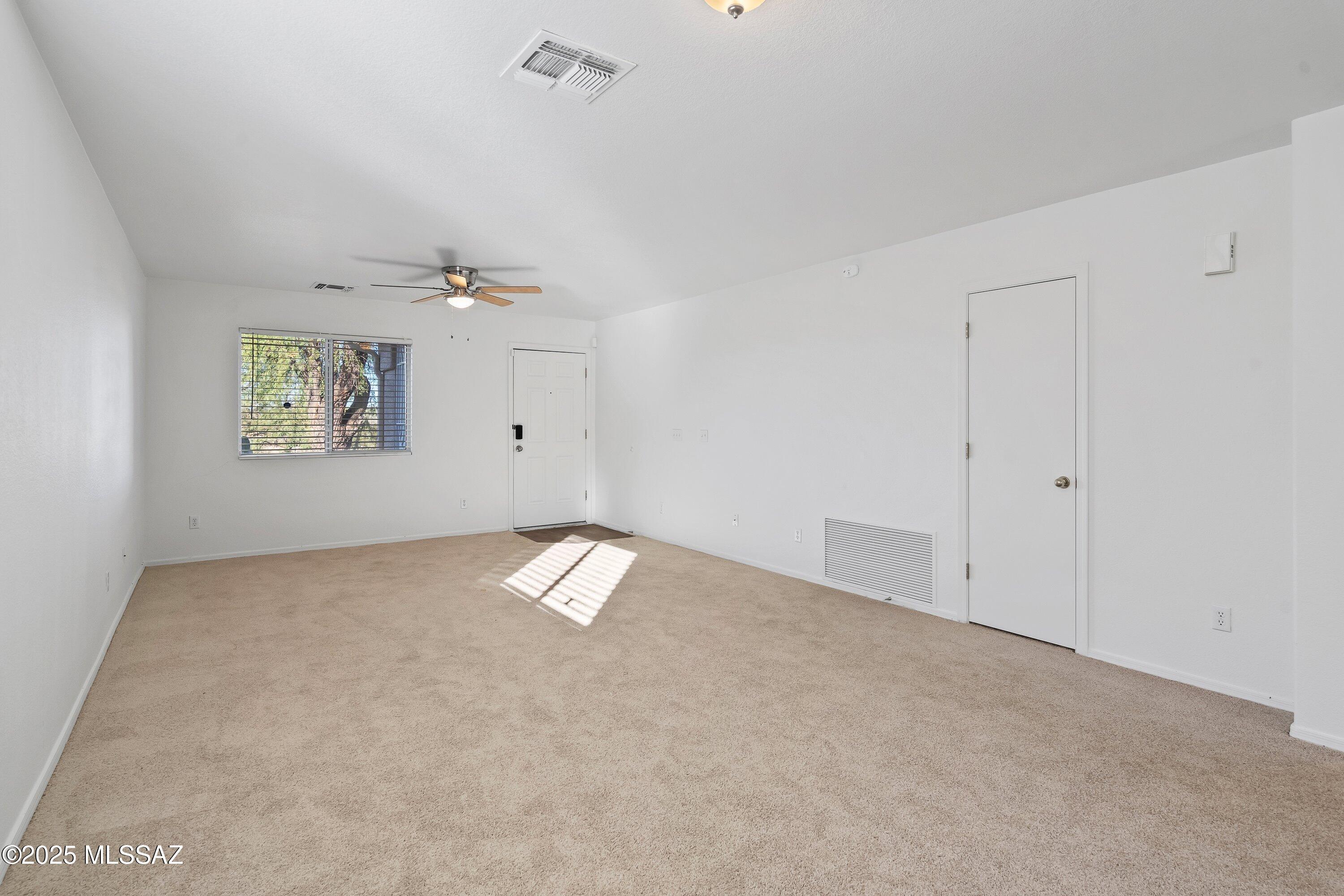 Paraiso (1-106) - Residential Lease