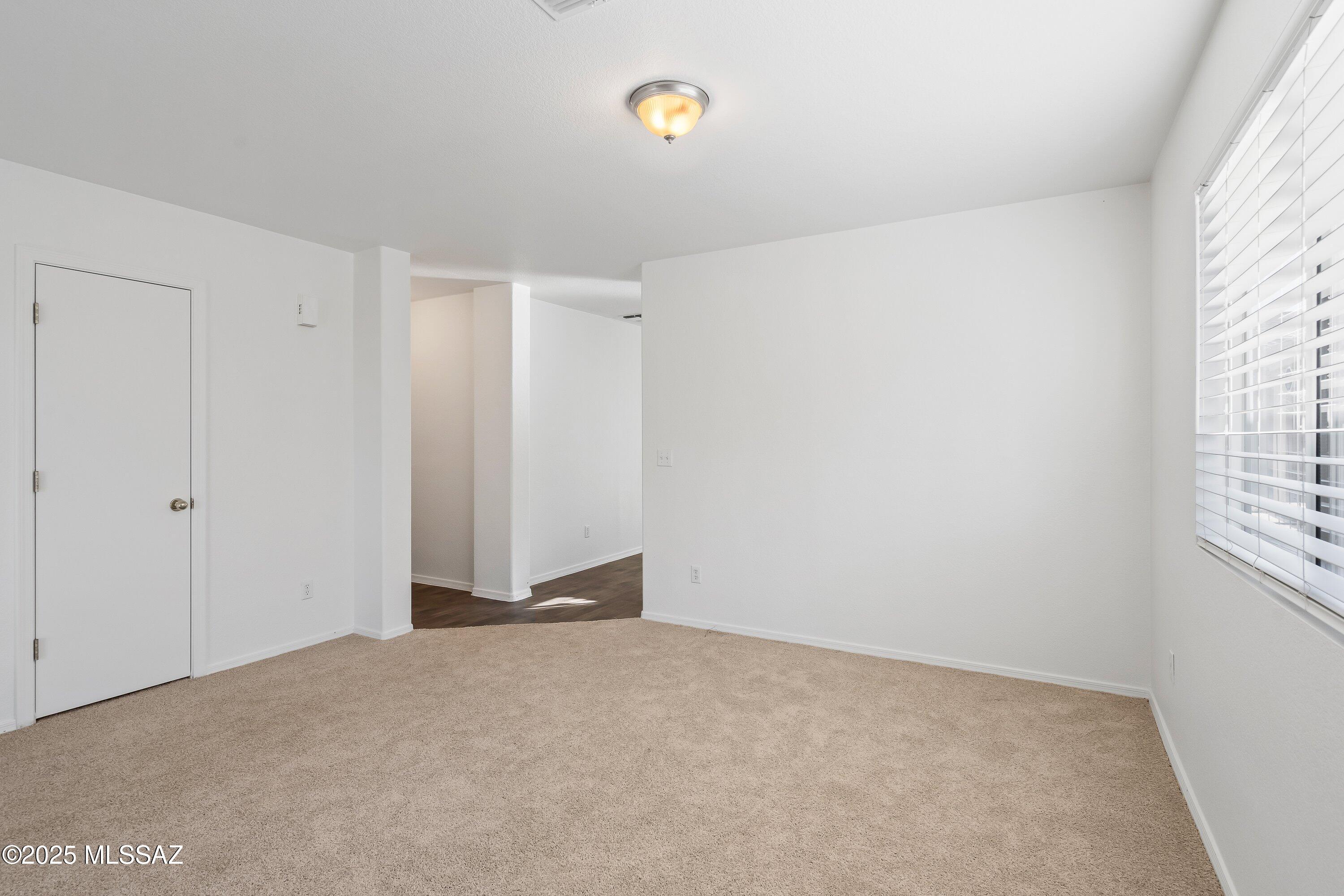 Paraiso (1-106) - Residential Lease