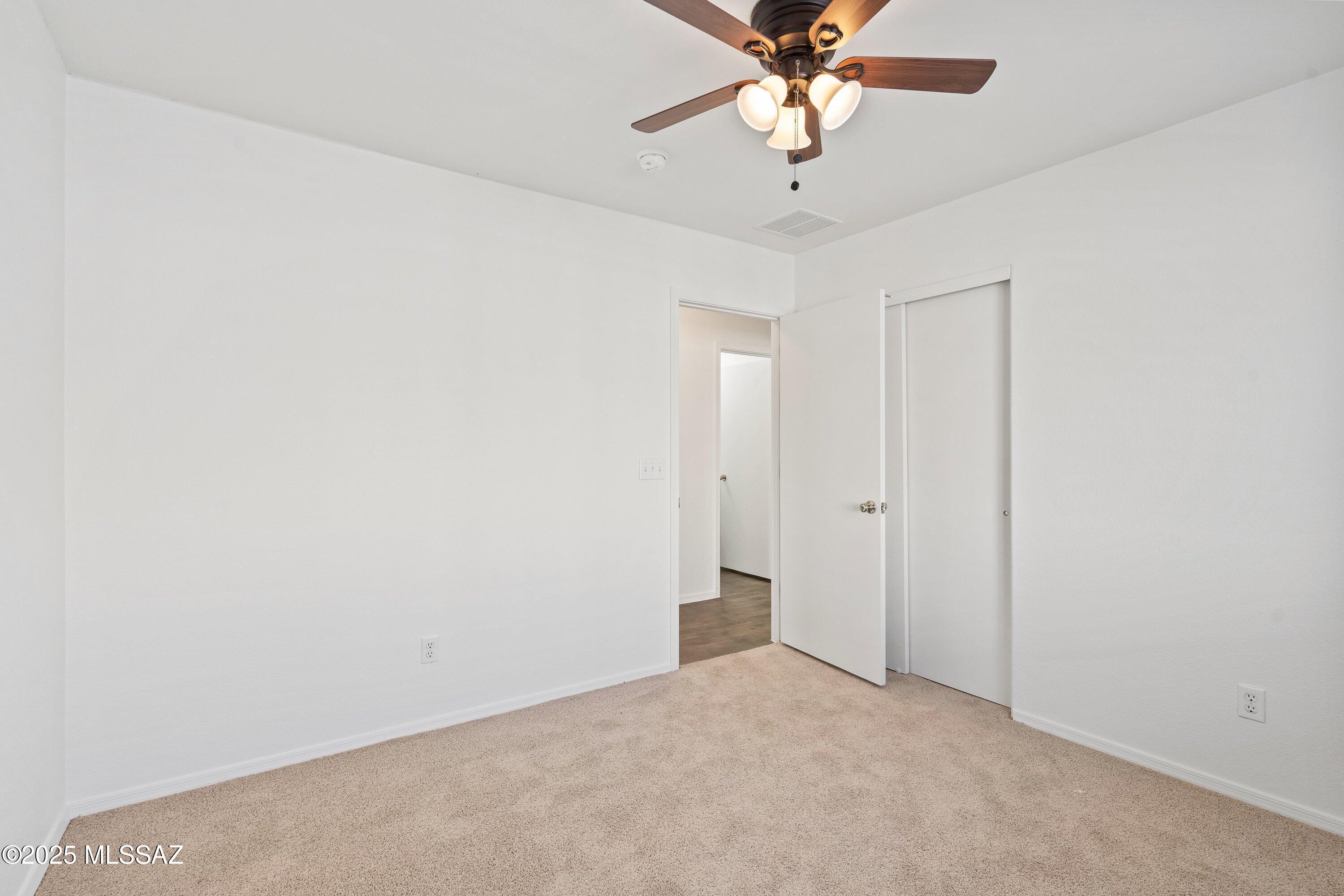 Paraiso (1-106) - Residential Lease