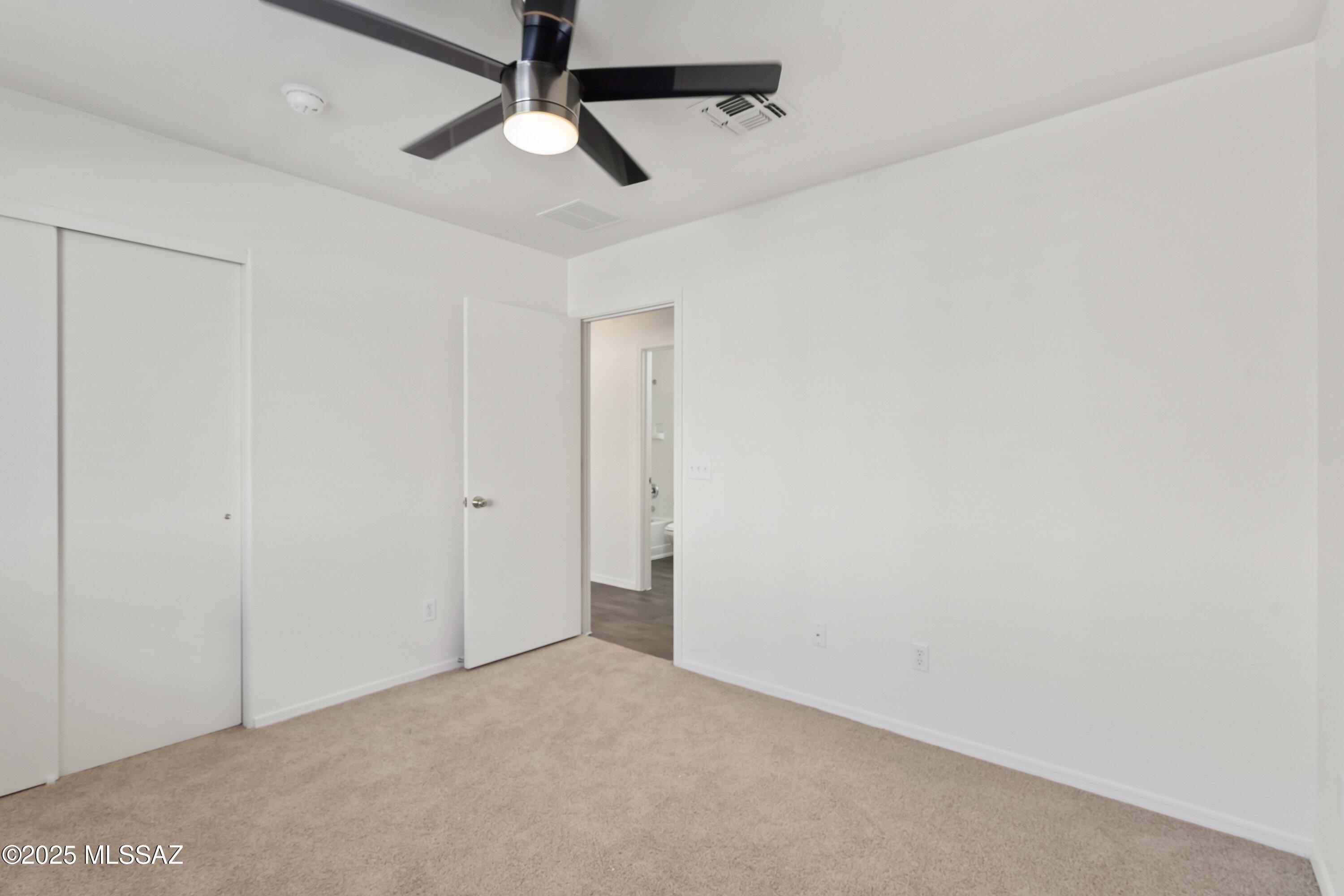 Paraiso (1-106) - Residential Lease