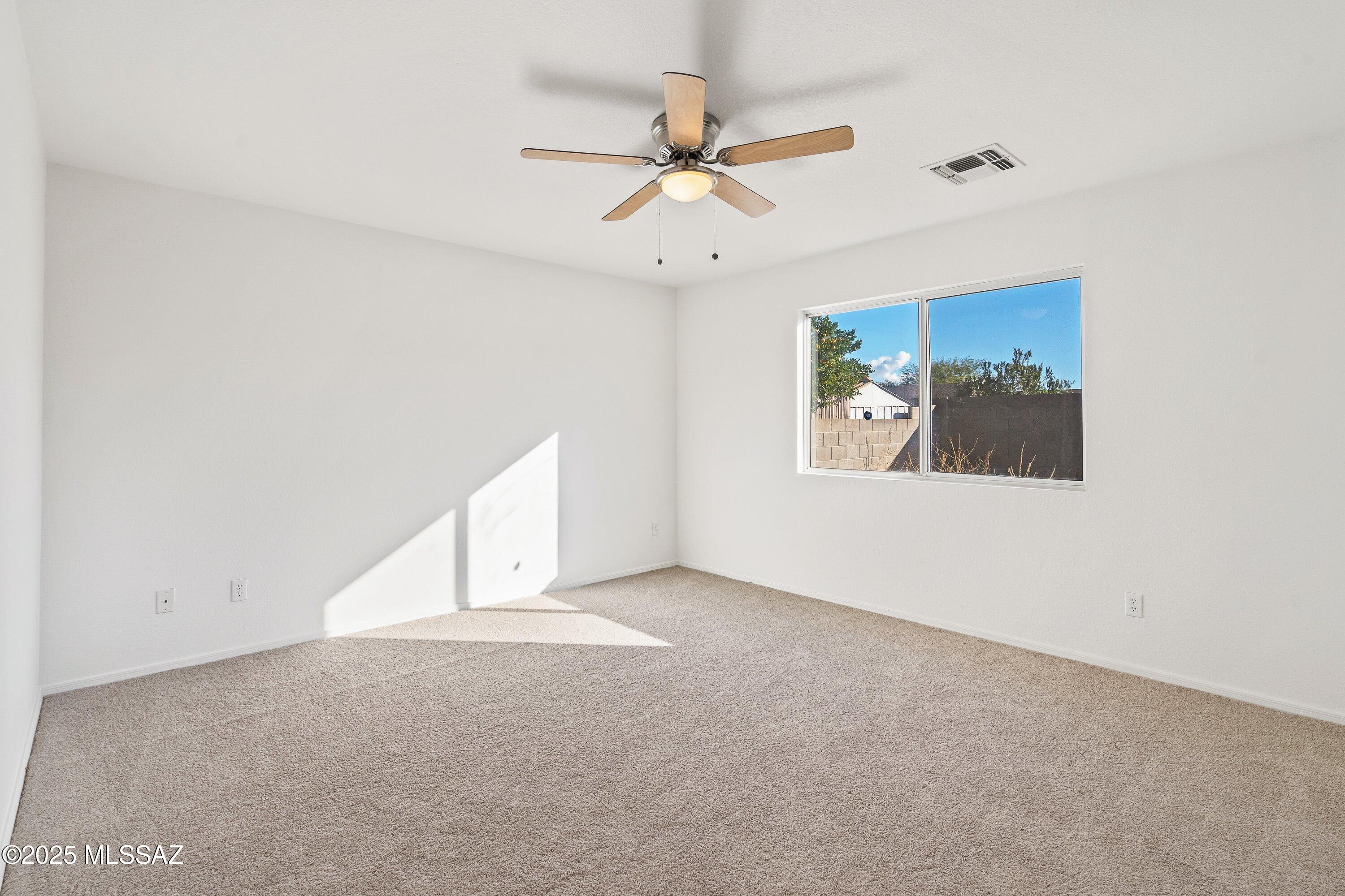Paraiso (1-106) - Residential Lease