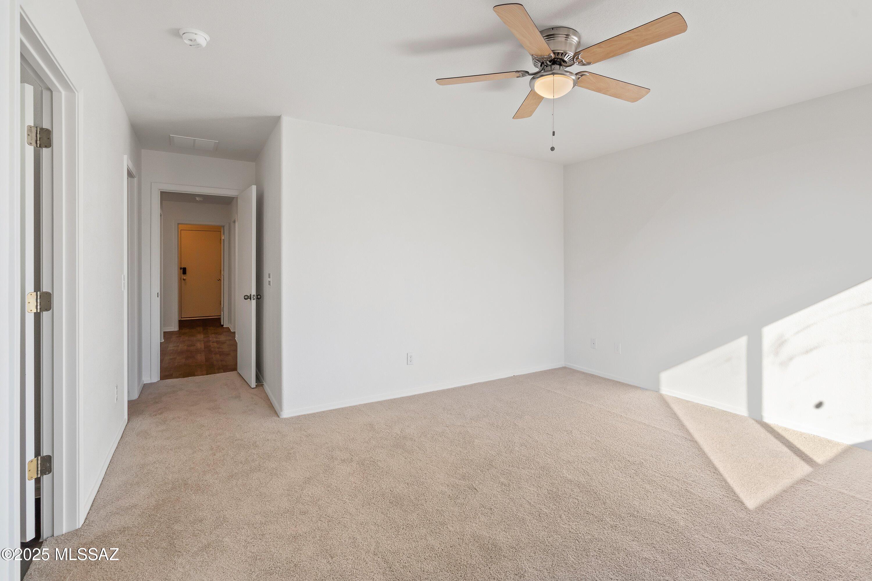 Paraiso (1-106) - Residential Lease