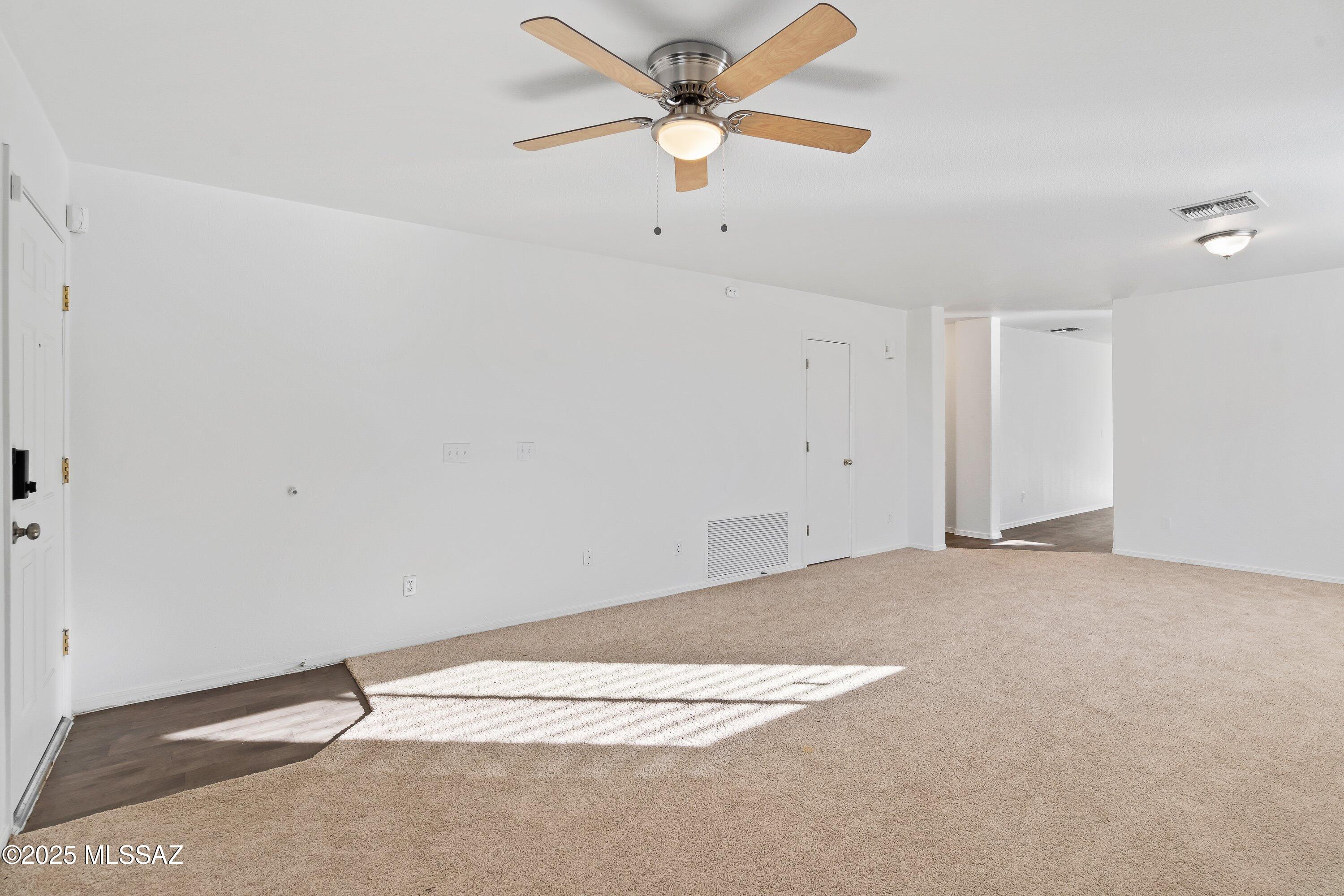 Paraiso (1-106) - Residential Lease