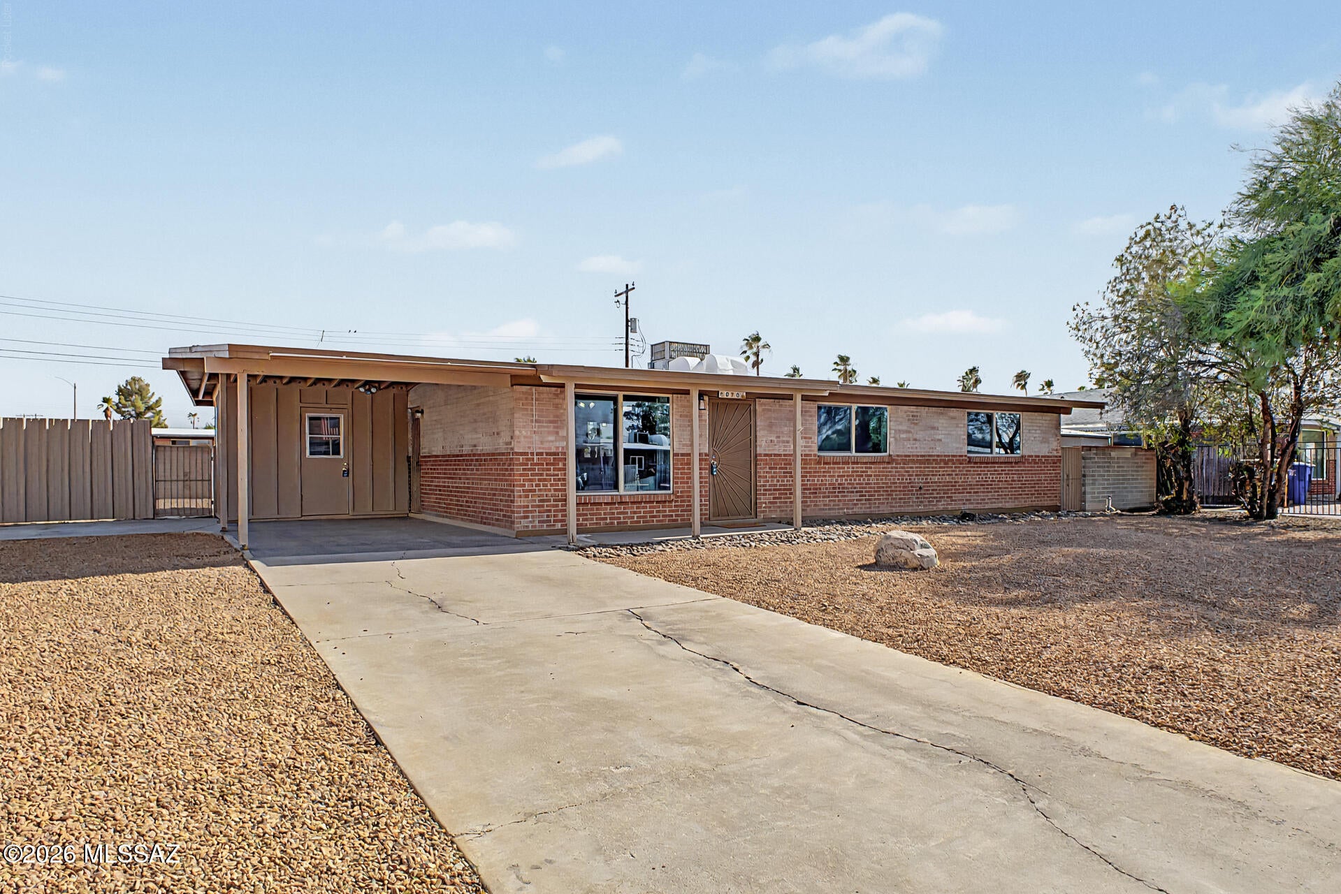 6676 E Calle Dened
