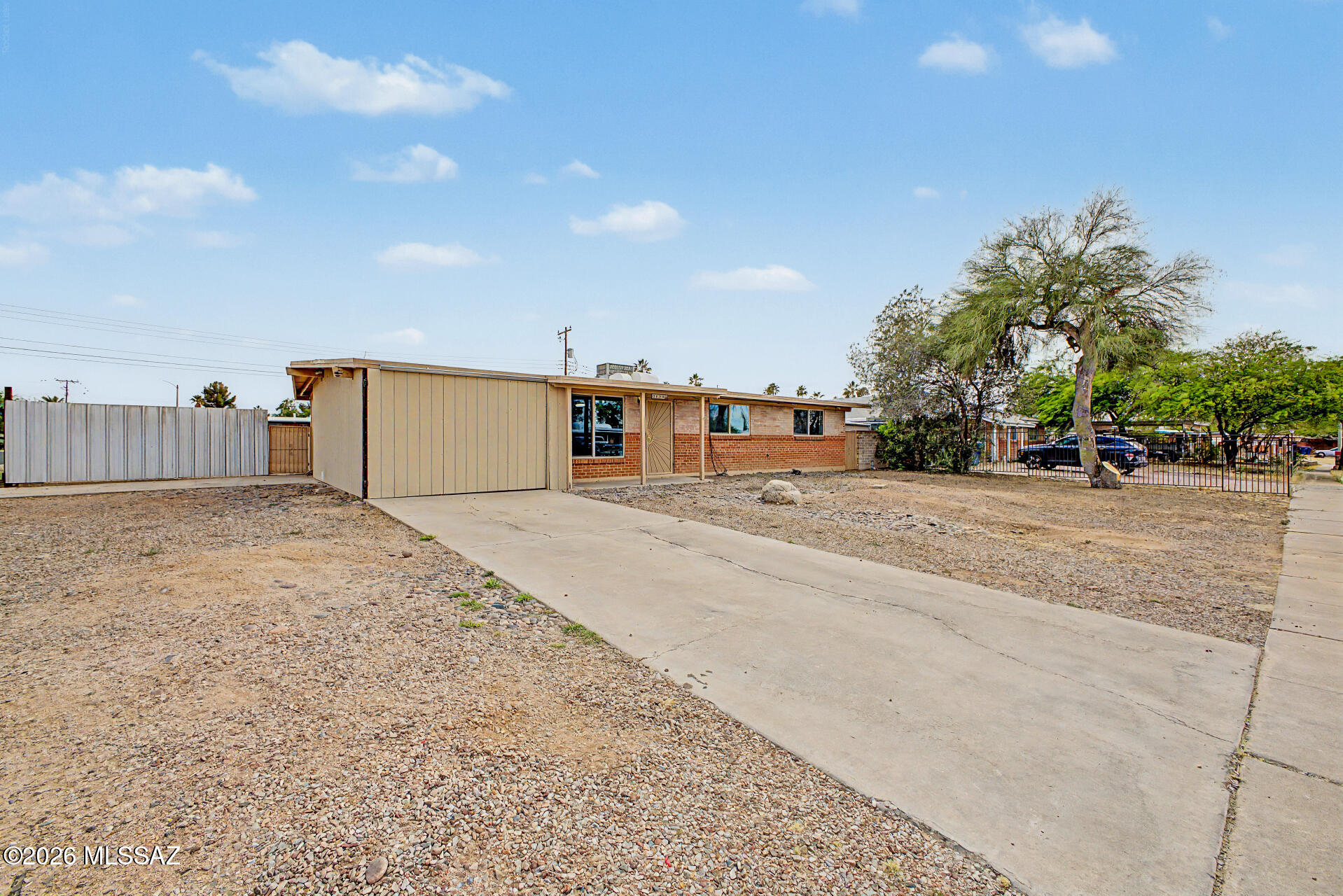 6676 E Calle Dened