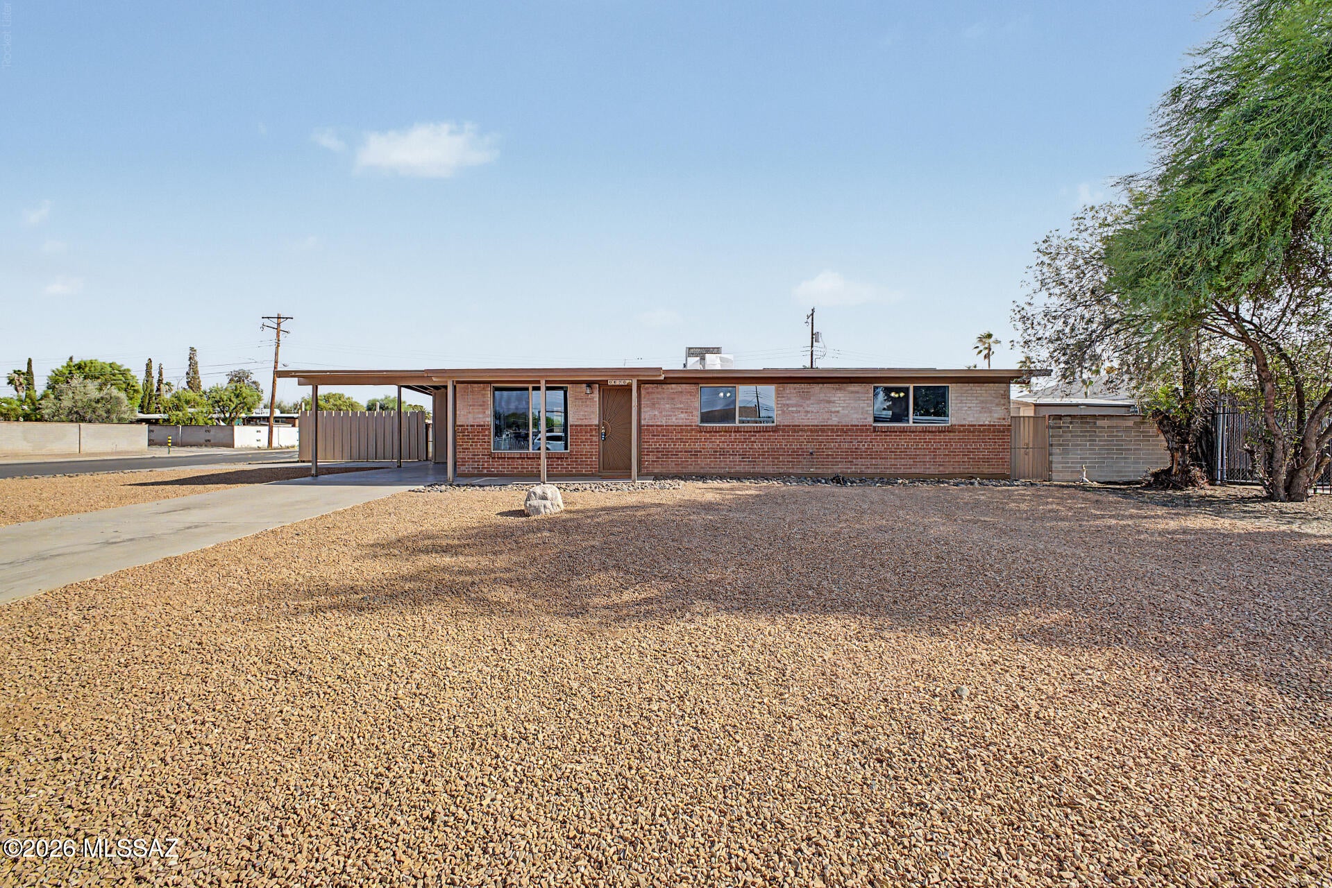 6676 E Calle Dened