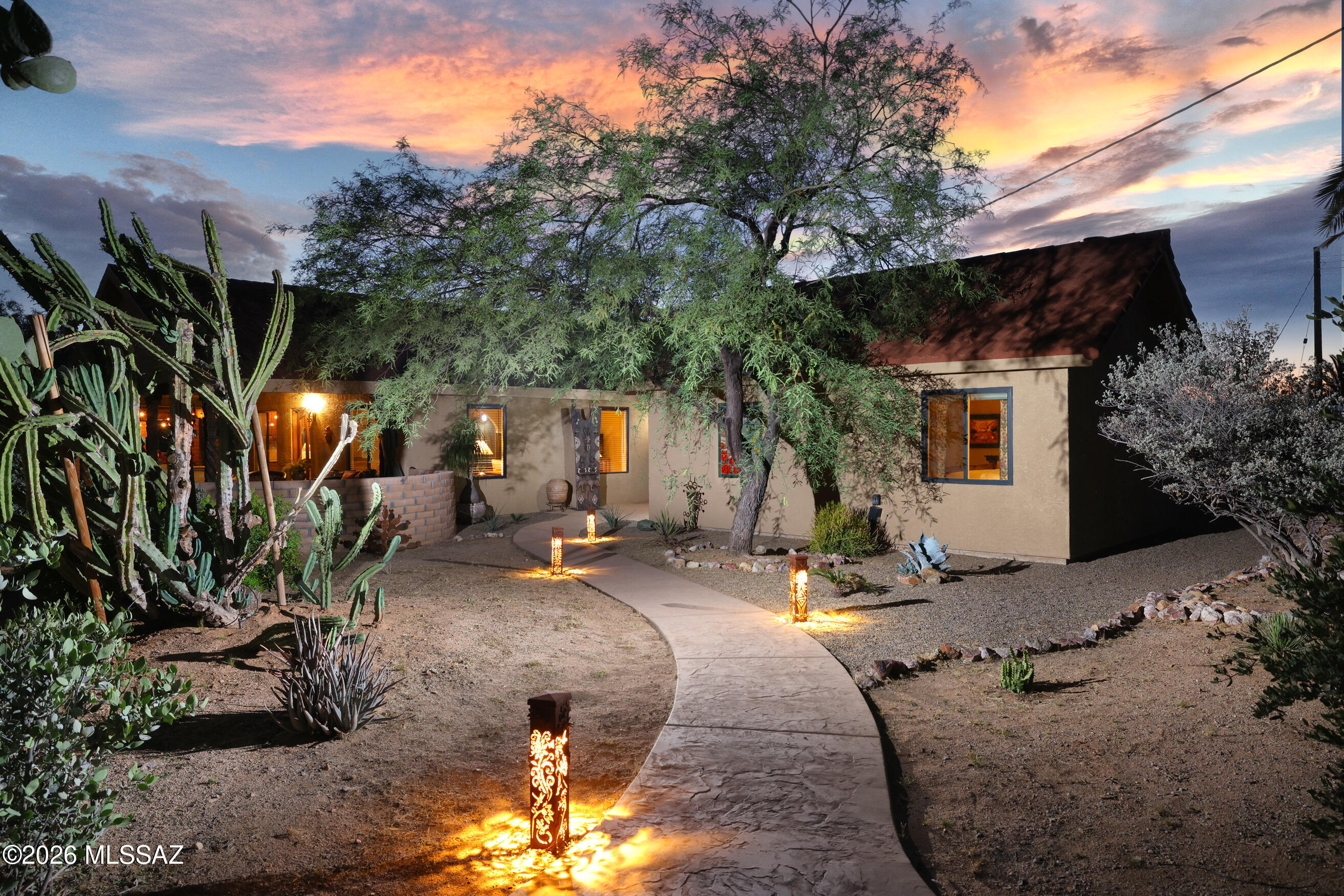 8915 N Hopdown Avenue