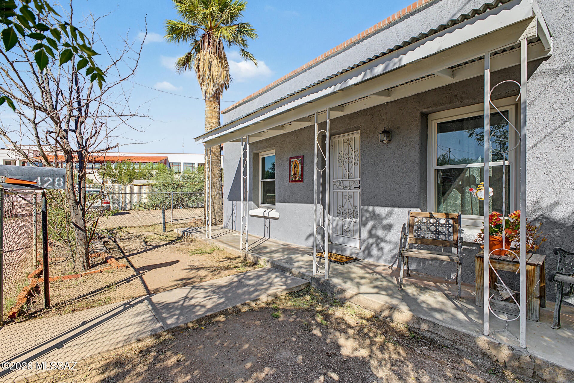 428 W Rosales Street