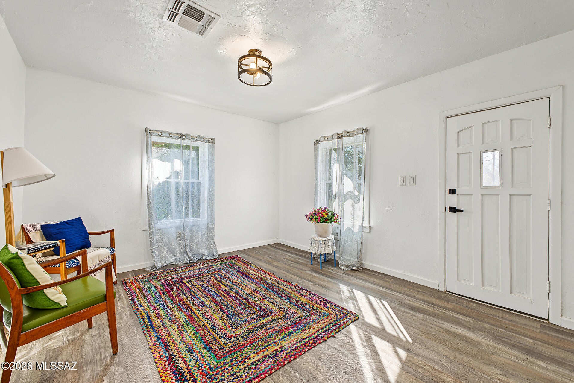 428 W Rosales Street
