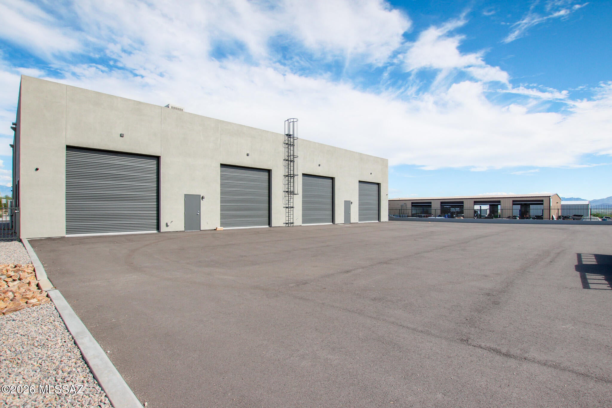 11800 N Tangerine Business Lp