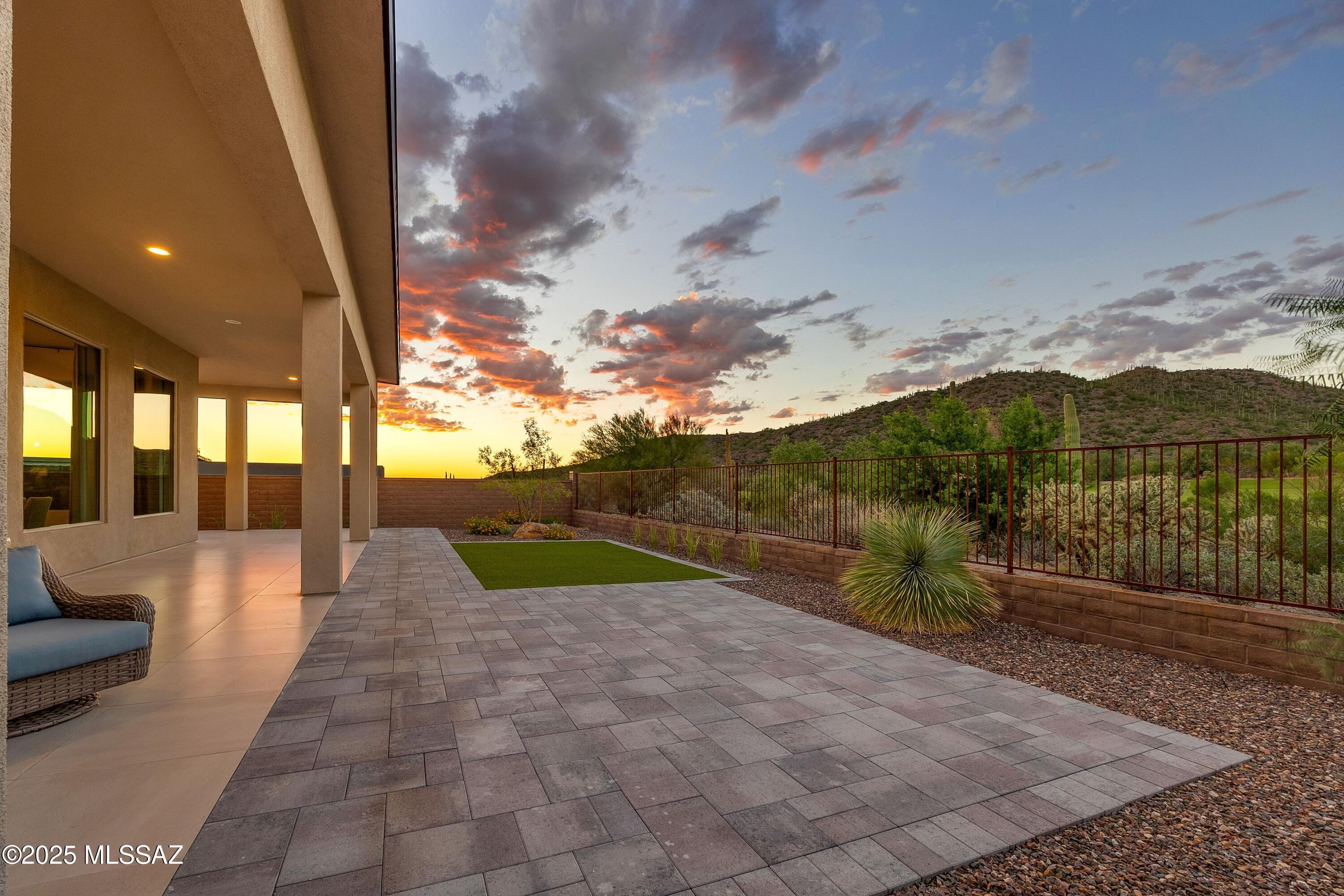 Boulder Bridge Pass III At Dove Mountain SQ20143000307 - Residential