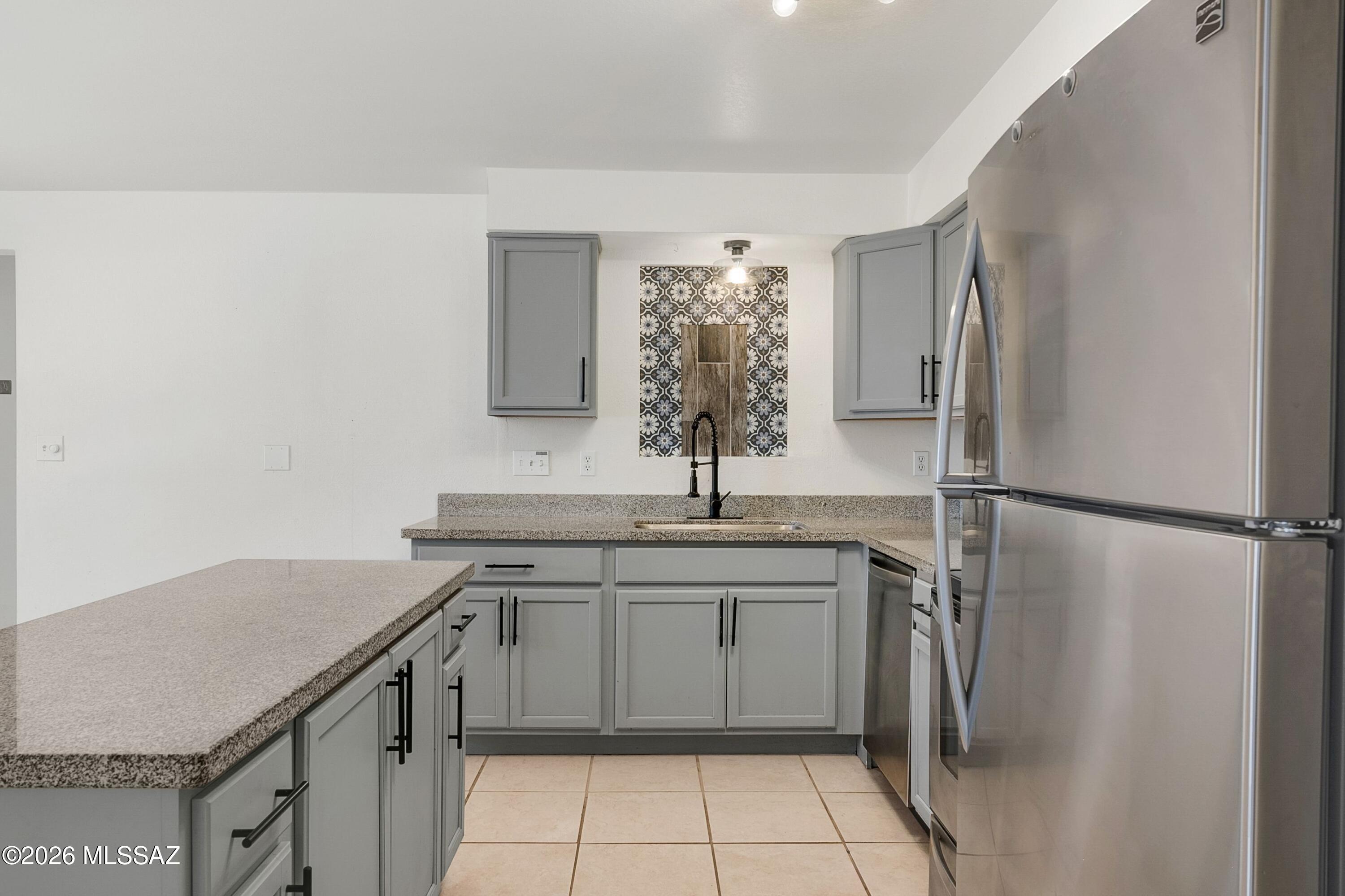 3126 N Presidio Circle