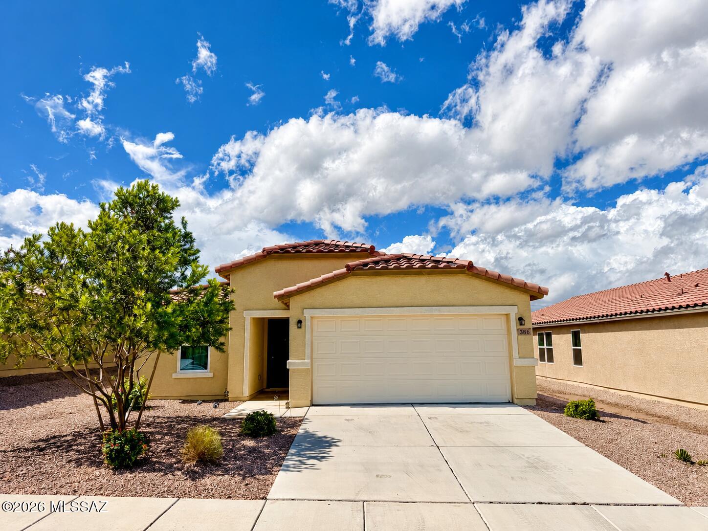 386 S Redwood Loop