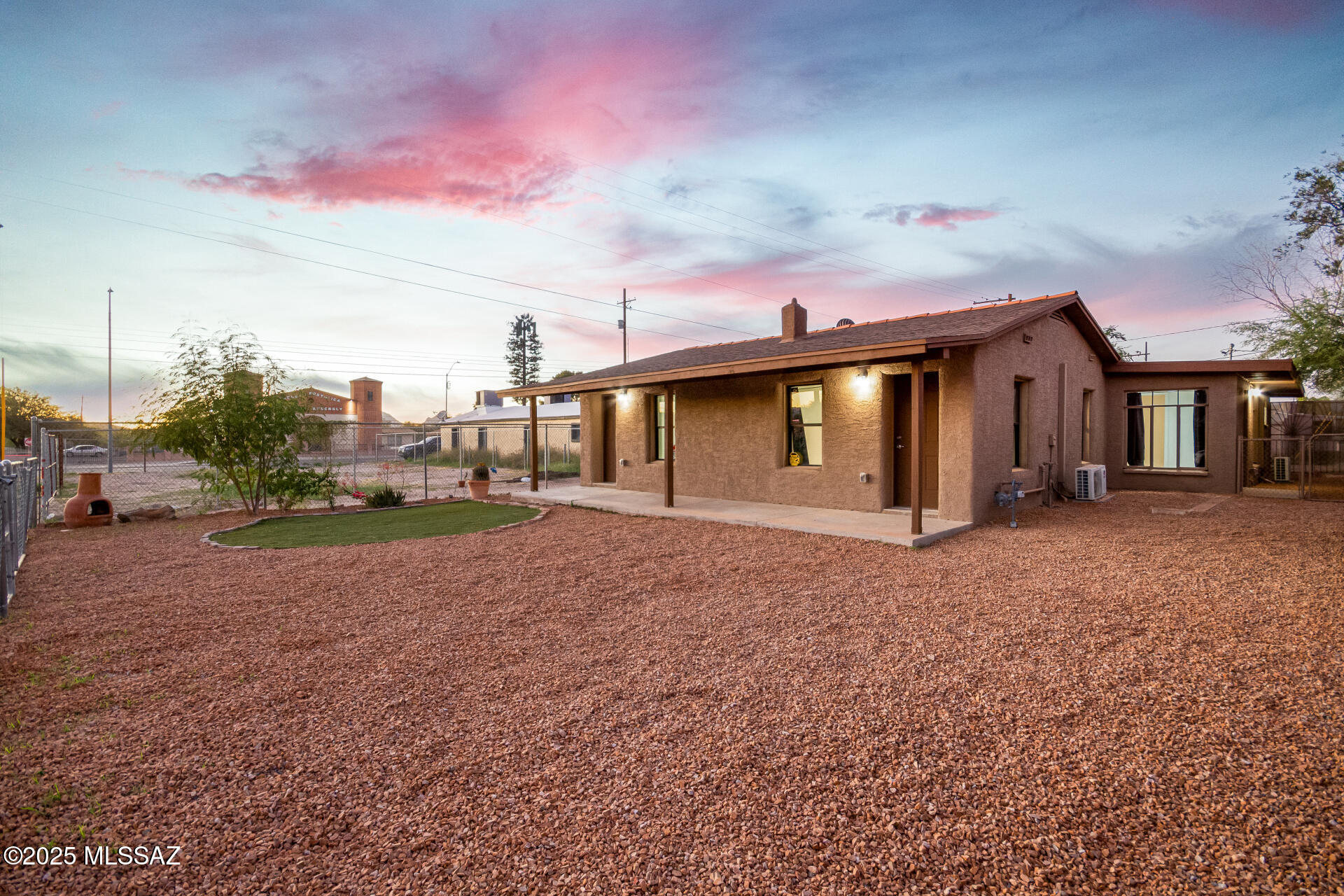 528 W Columbia Street