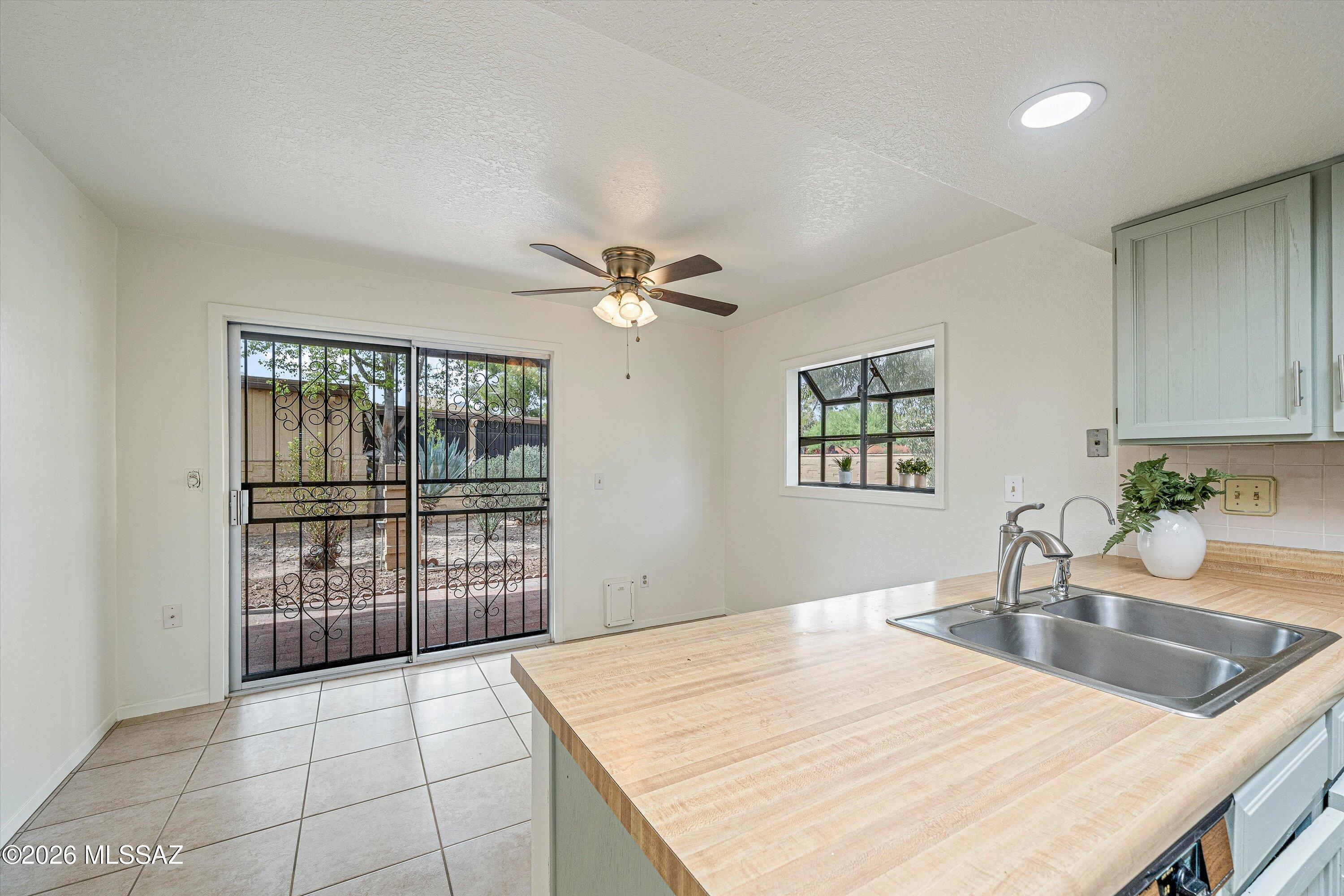 Pantano Townhomes (1-118) - Residential