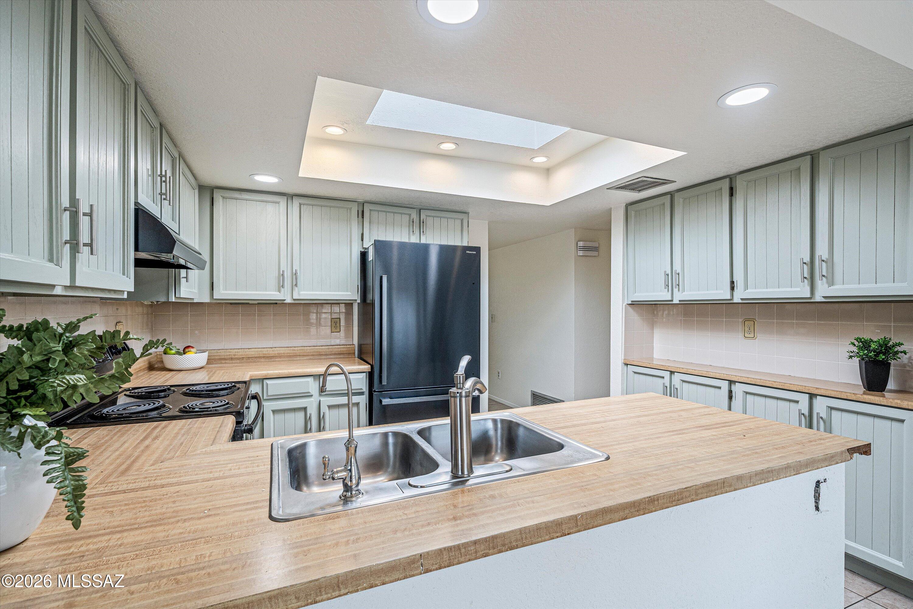 Pantano Townhomes (1-118) - Residential