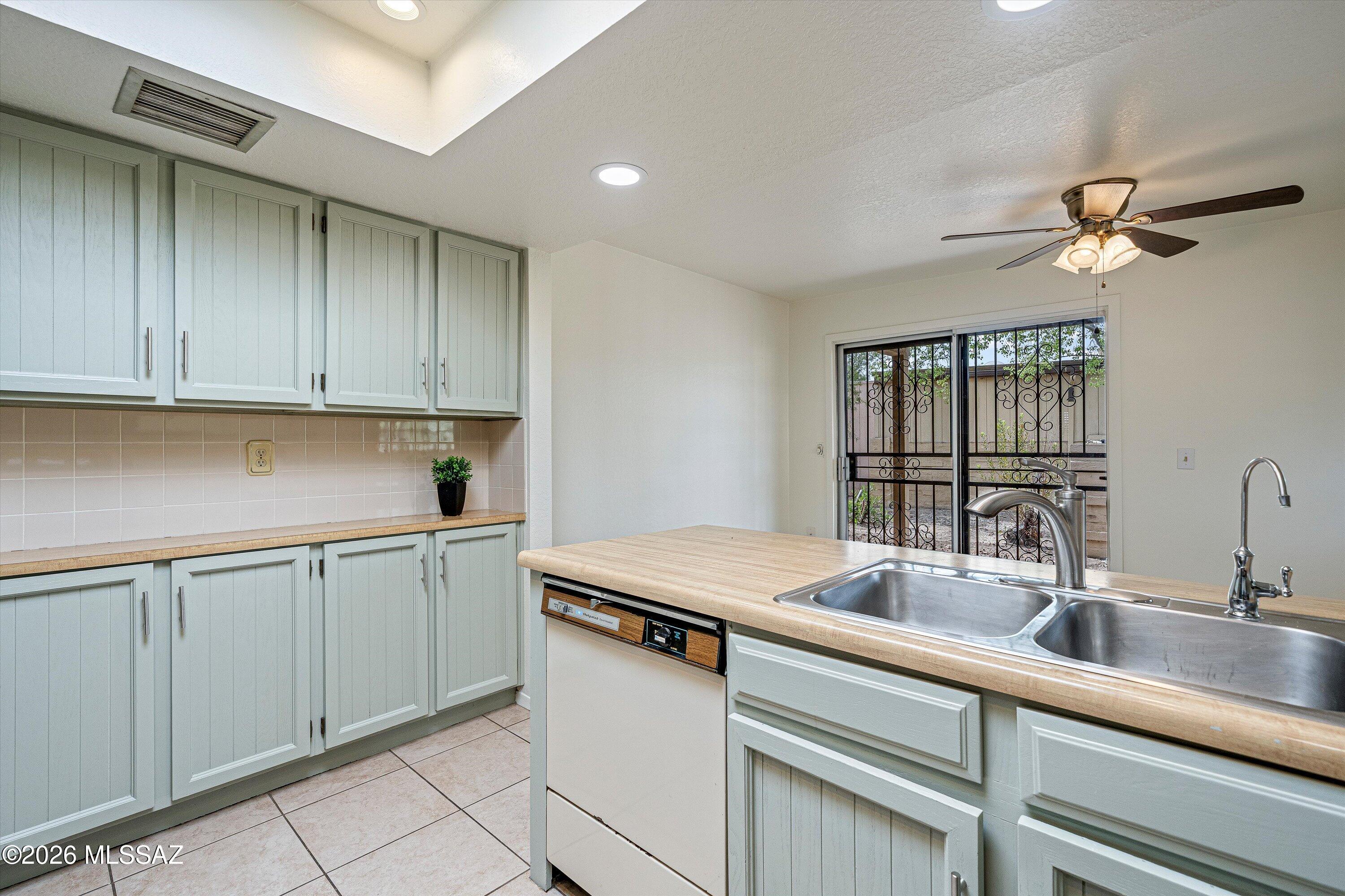 Pantano Townhomes (1-118) - Residential