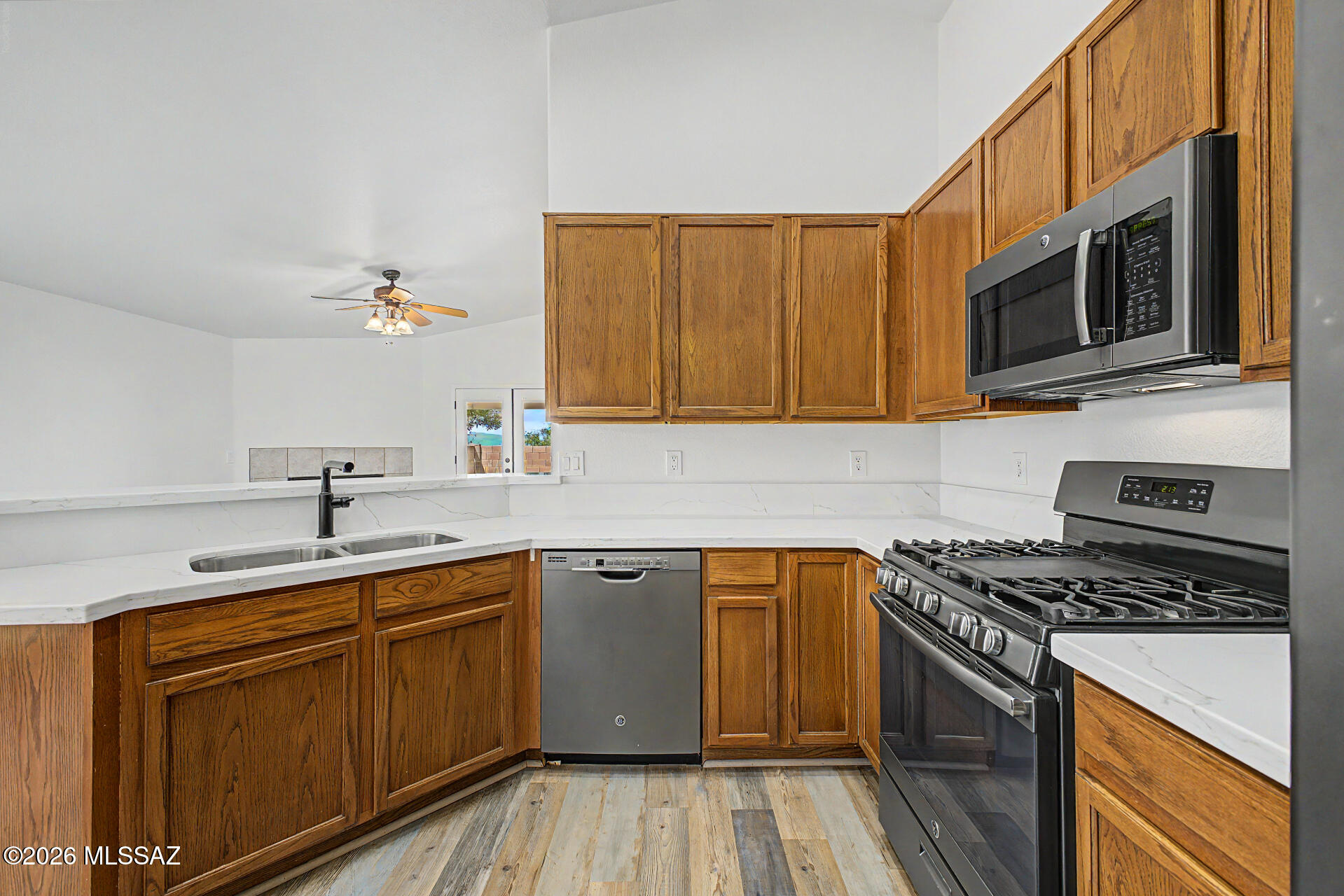 513 E Cactus Mountain Drive