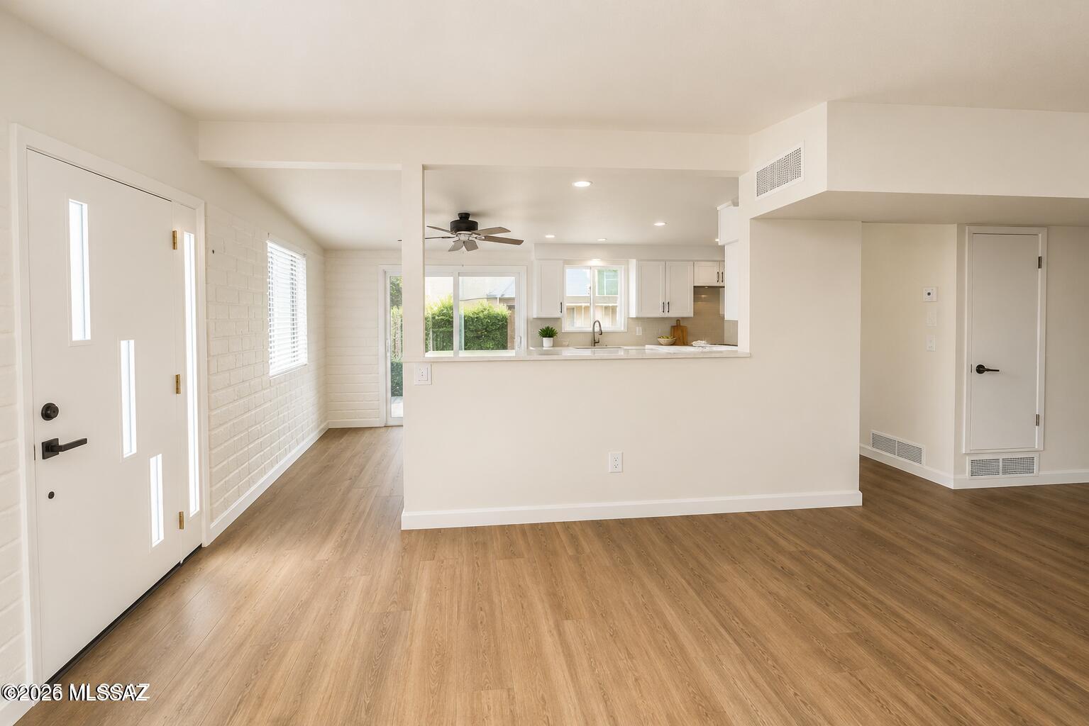 206 W Blacklidge Drive