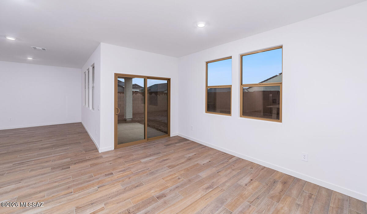 Entranda Del Toro - Residential