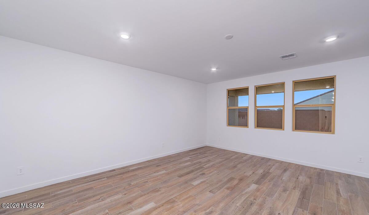 Entranda Del Toro - Residential