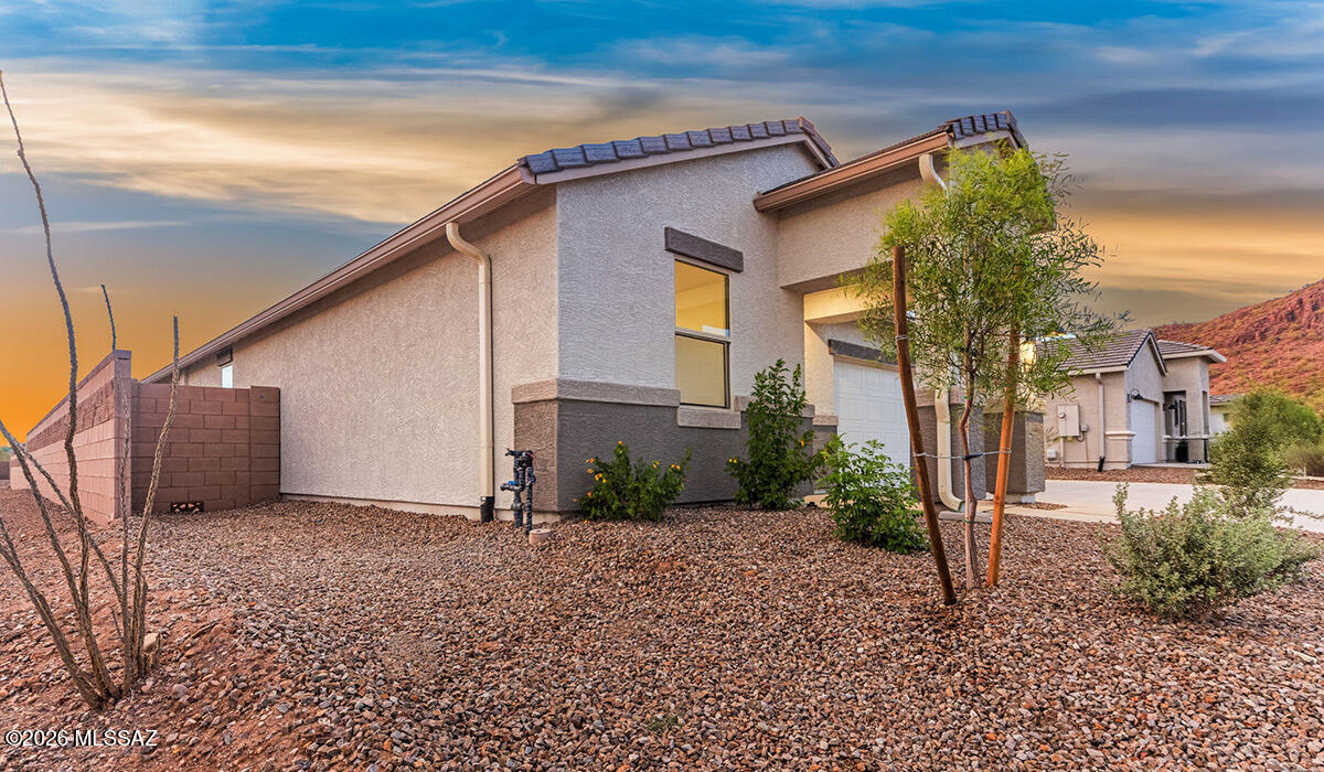931 W Calle Zaino