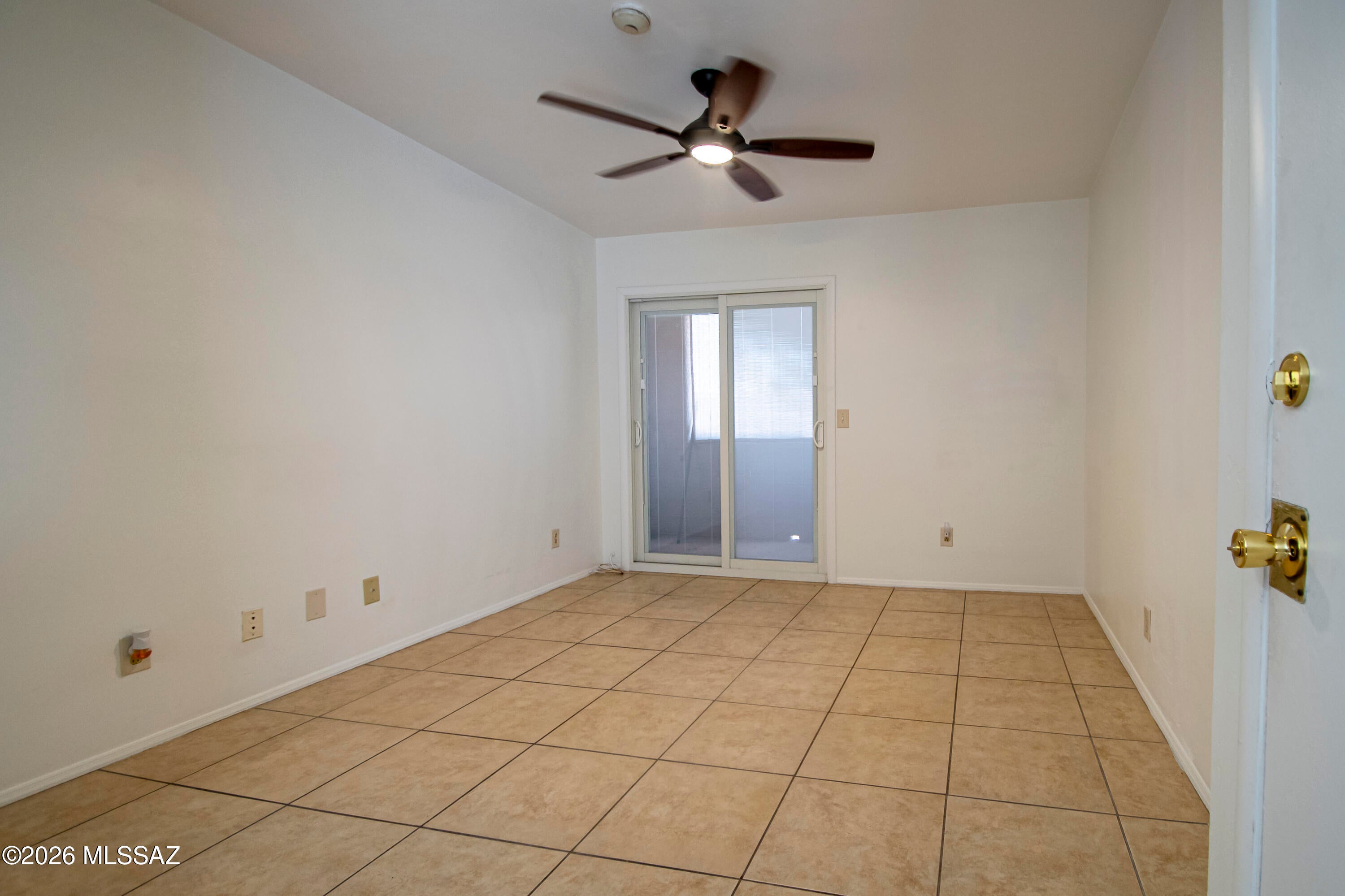 1810 E Blacklidge Drive 417