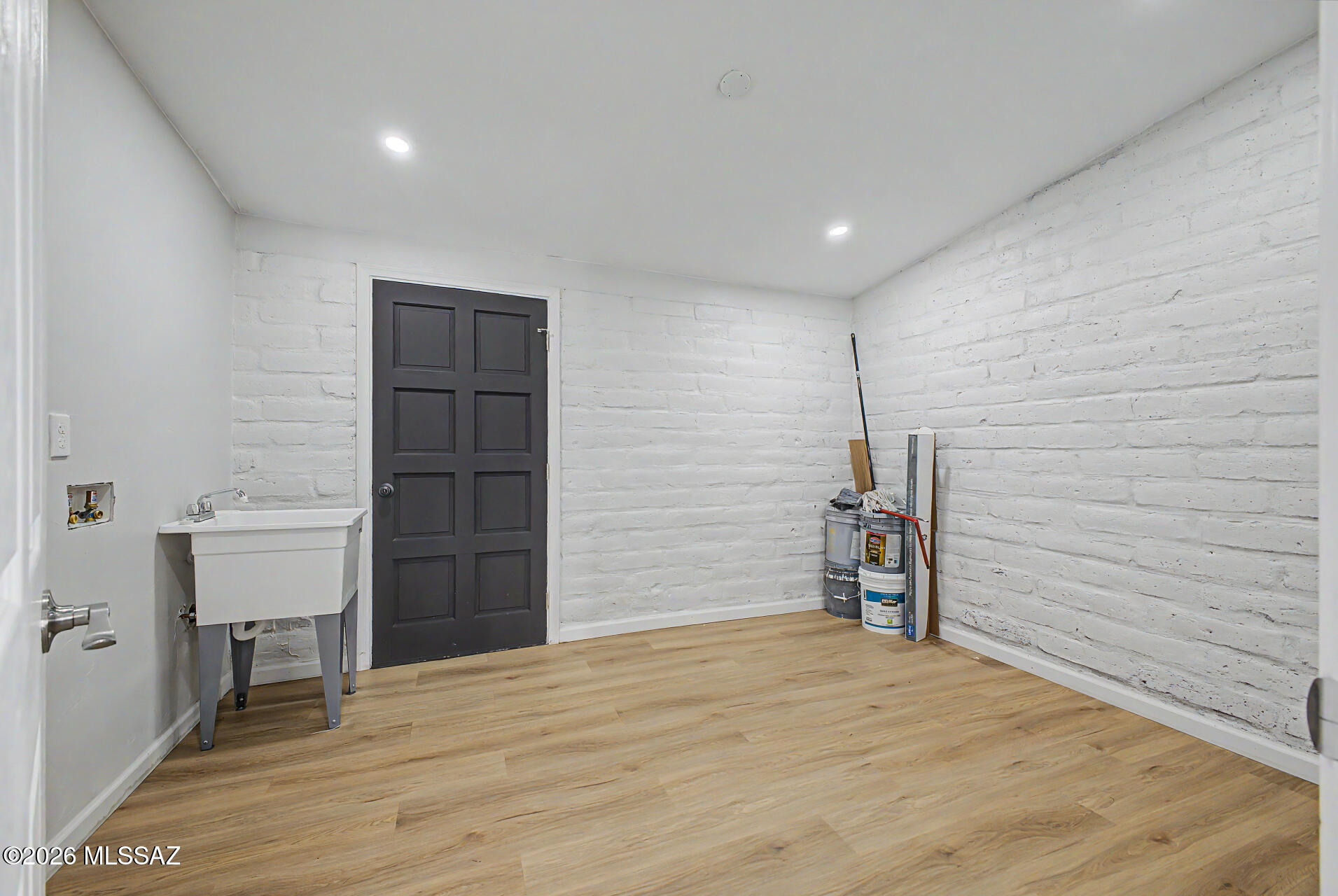 Darling Heights (1-16) - Residential Lease