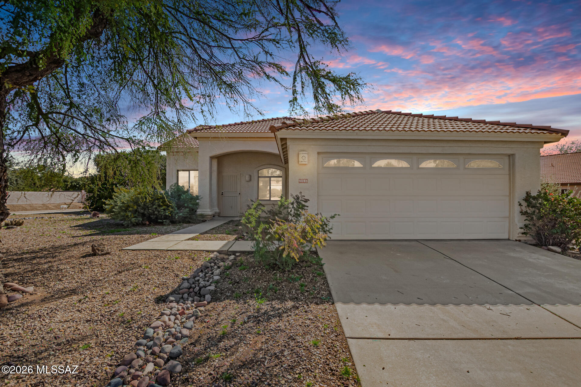 9086 E La Palma Drive