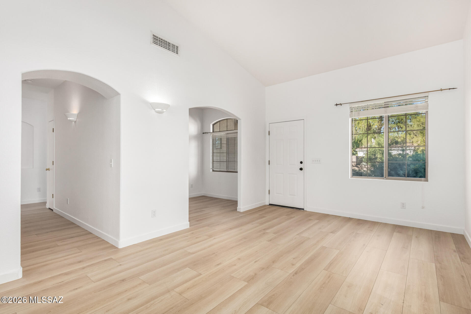 9086 E La Palma Drive