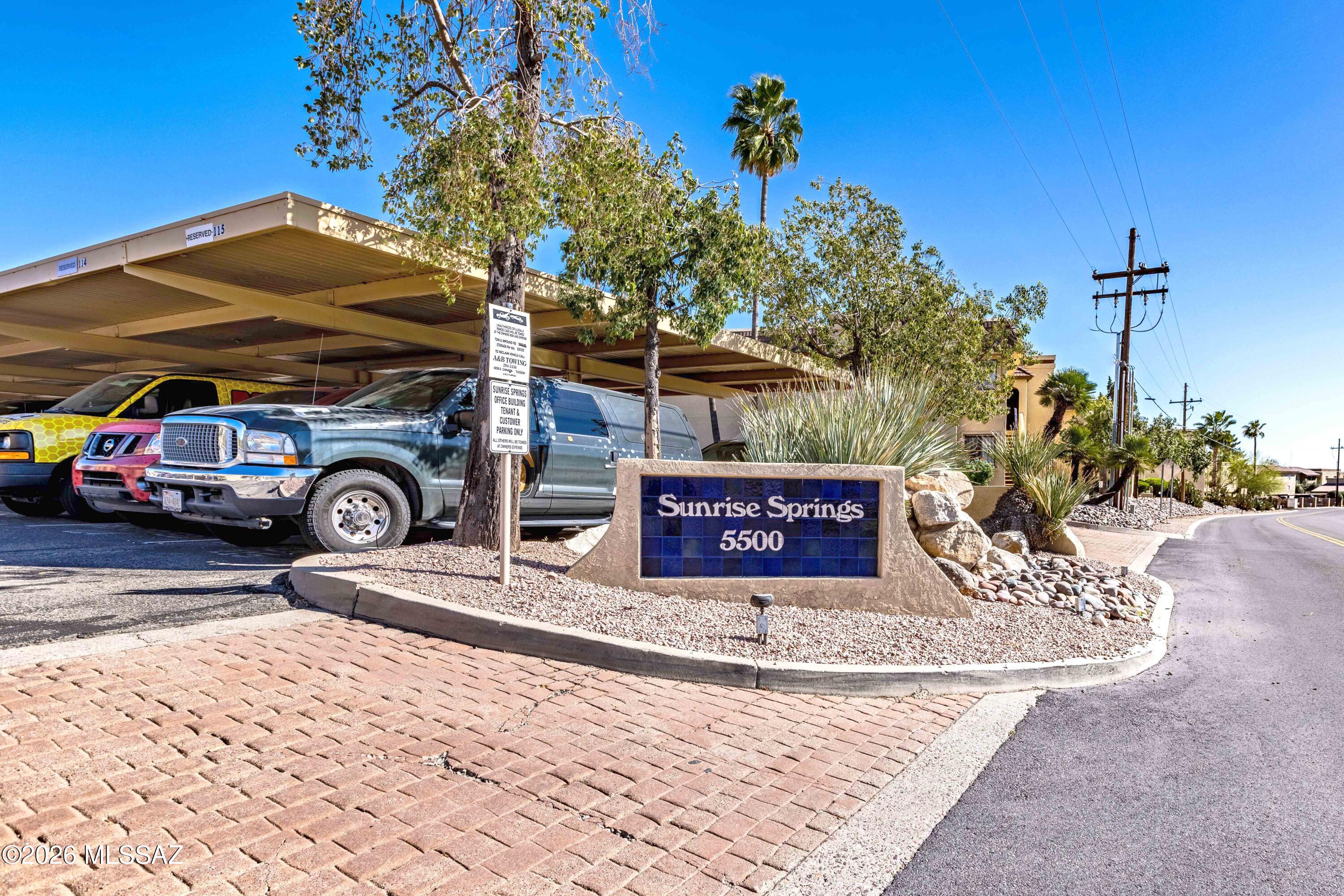 5500 N Valley View Road 101