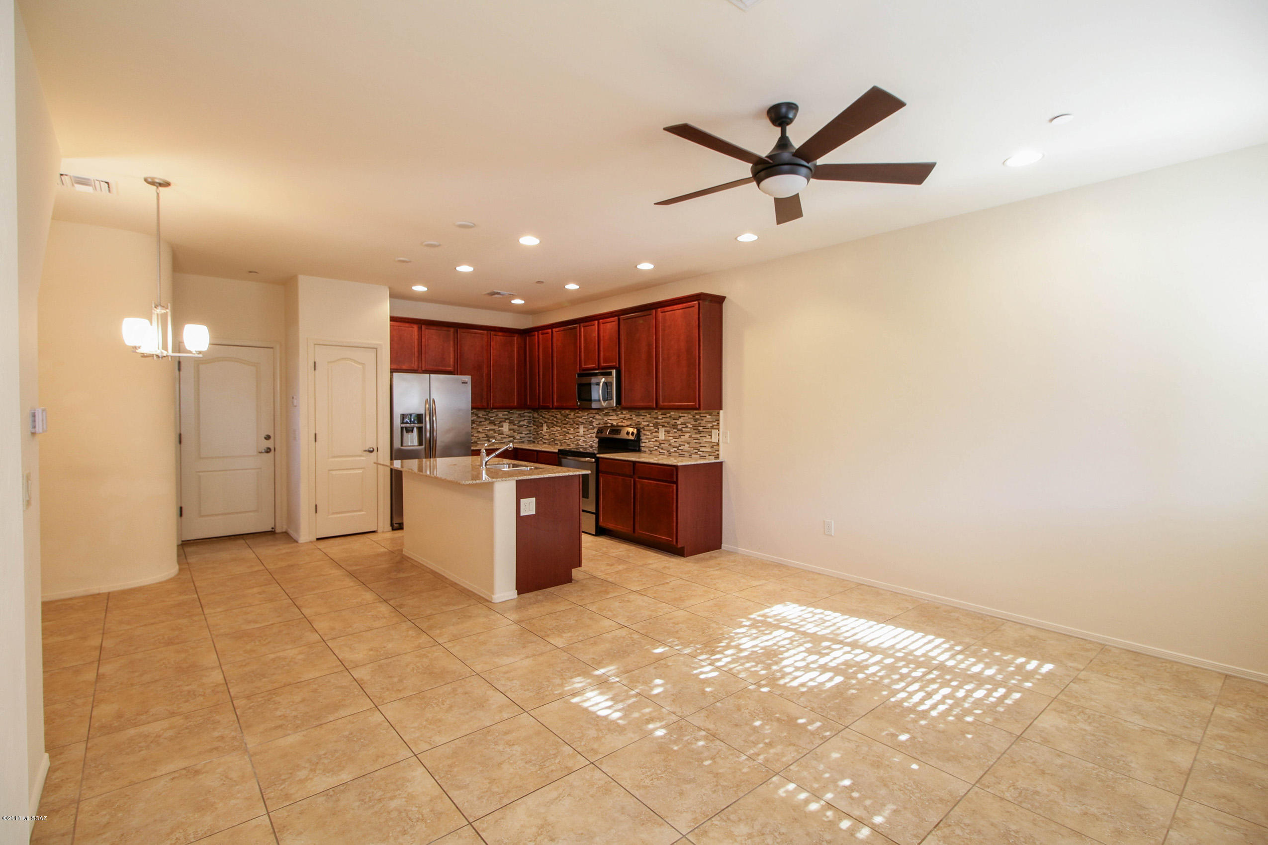 River Walk (1-140) - Residential Lease