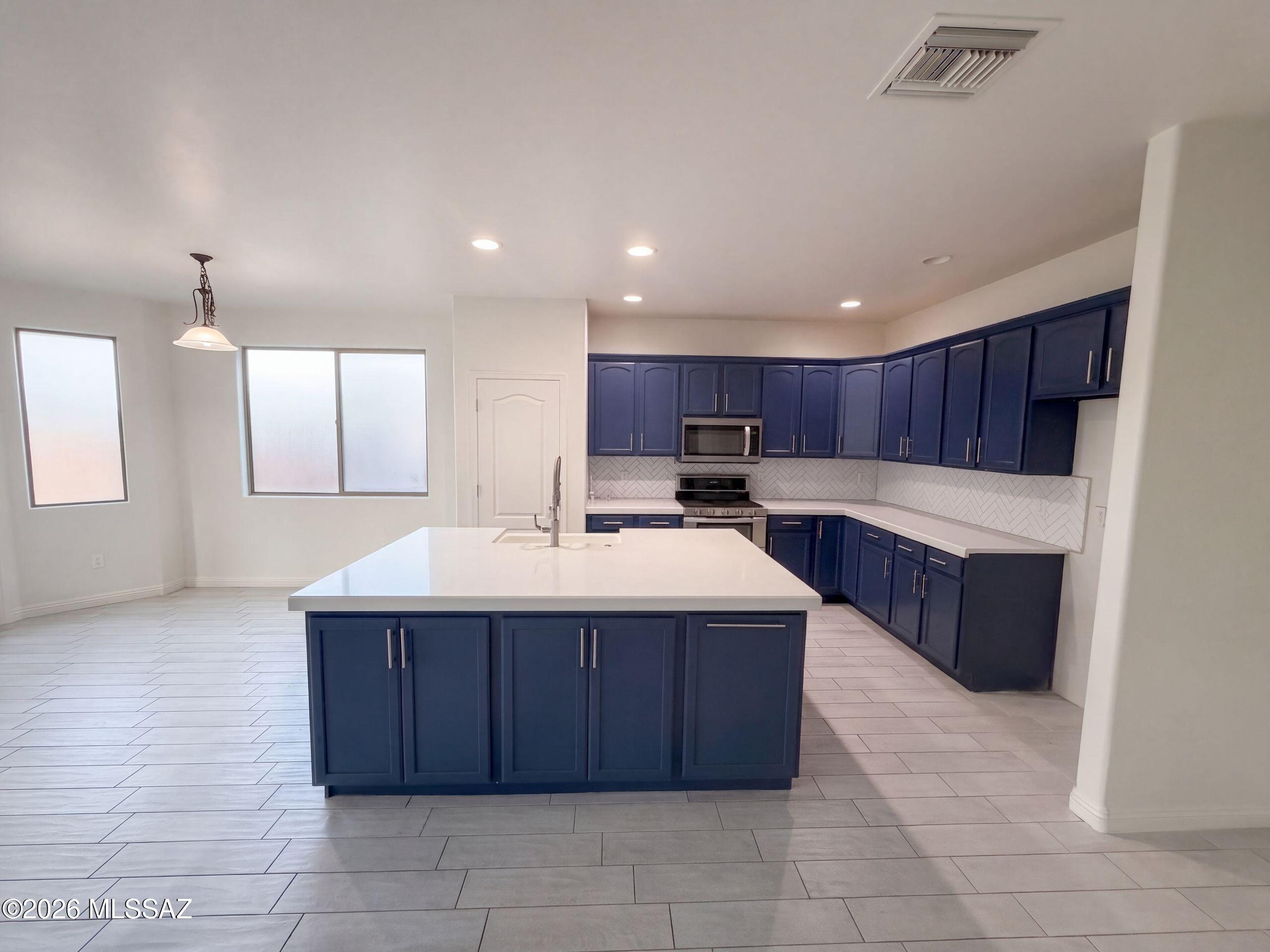 12512 E Rust Canyon Place