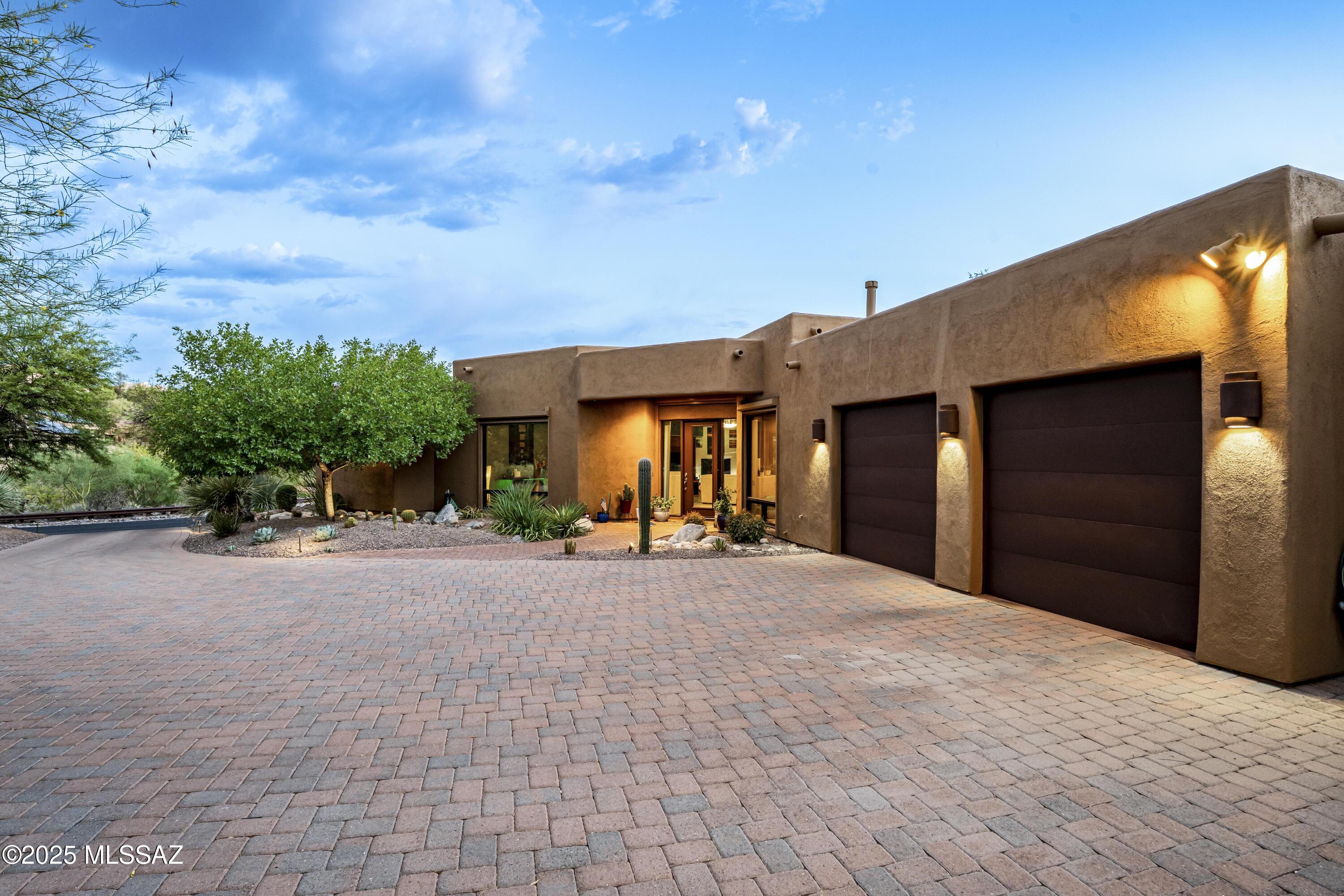 4003 N Lindstrom Place