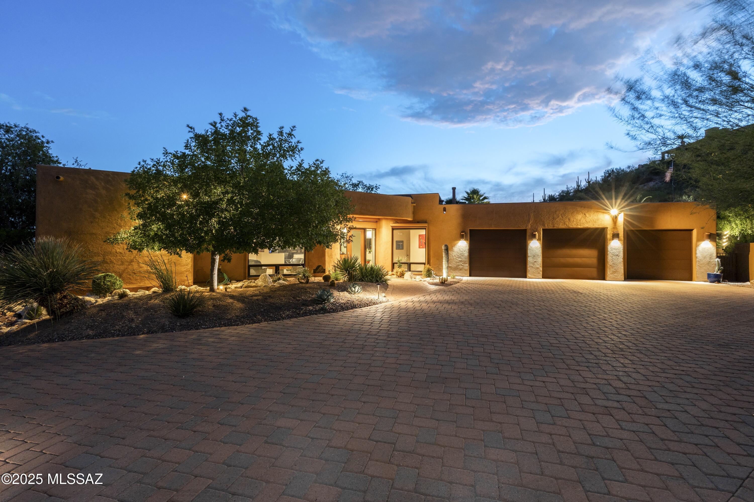 4003 N Lindstrom Place