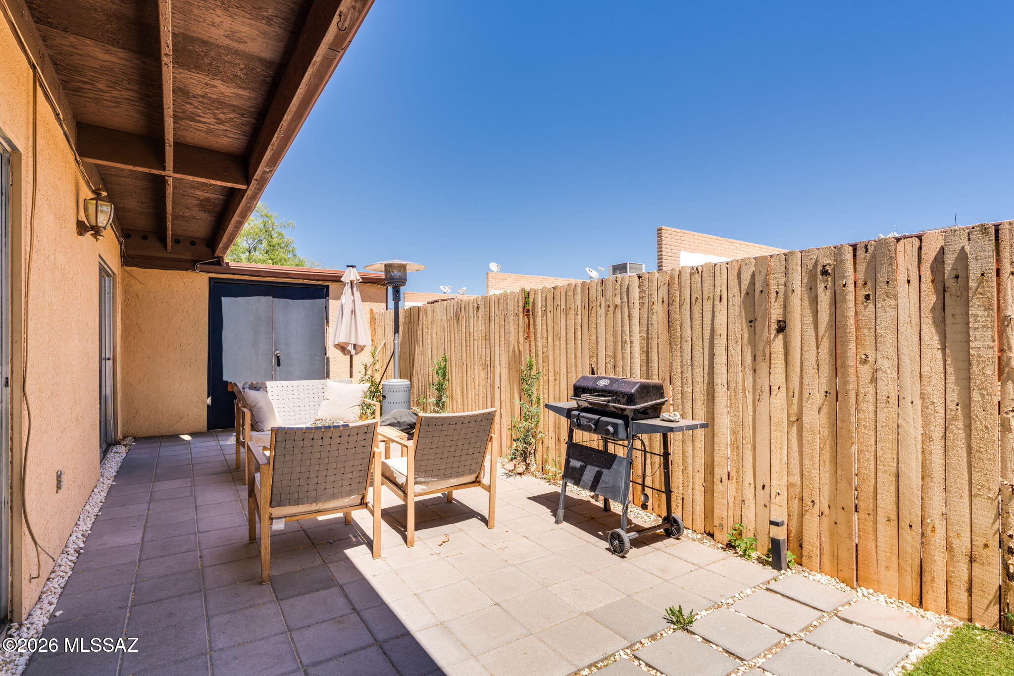 Pantano Park Townhouses - Residential
