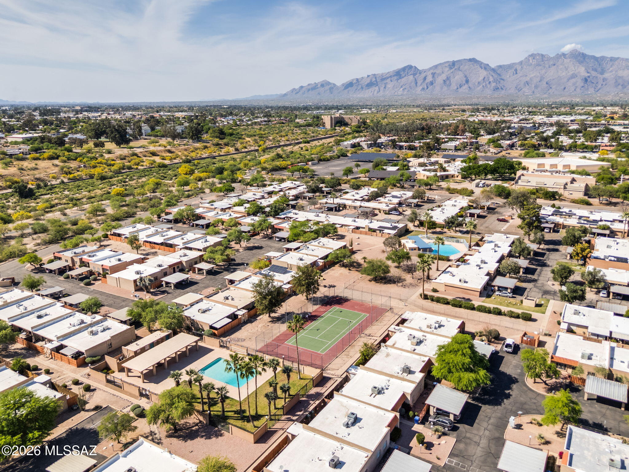 Pantano Park Townhouses - Residential