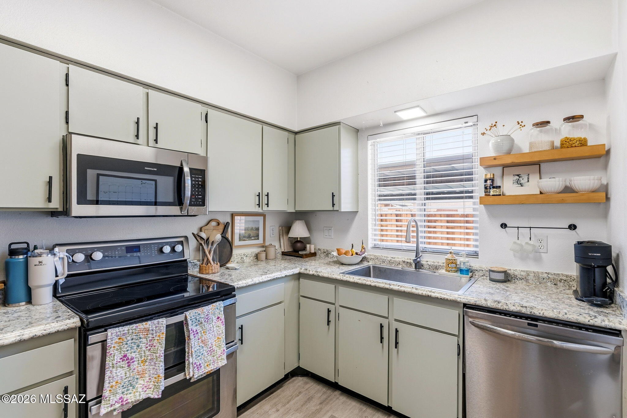 Pantano Park Townhouses - Residential