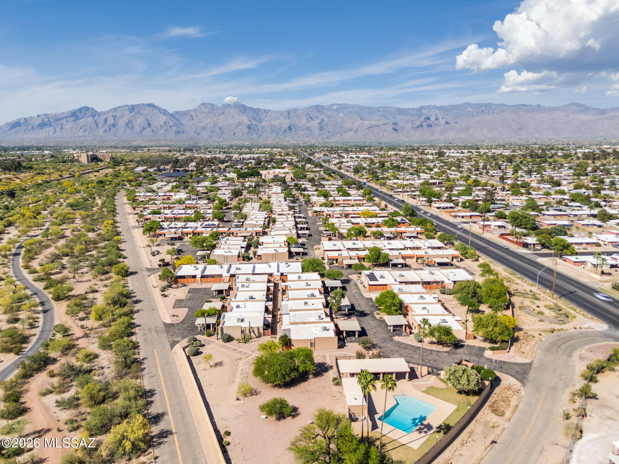 Pantano Park Townhouses - Residential