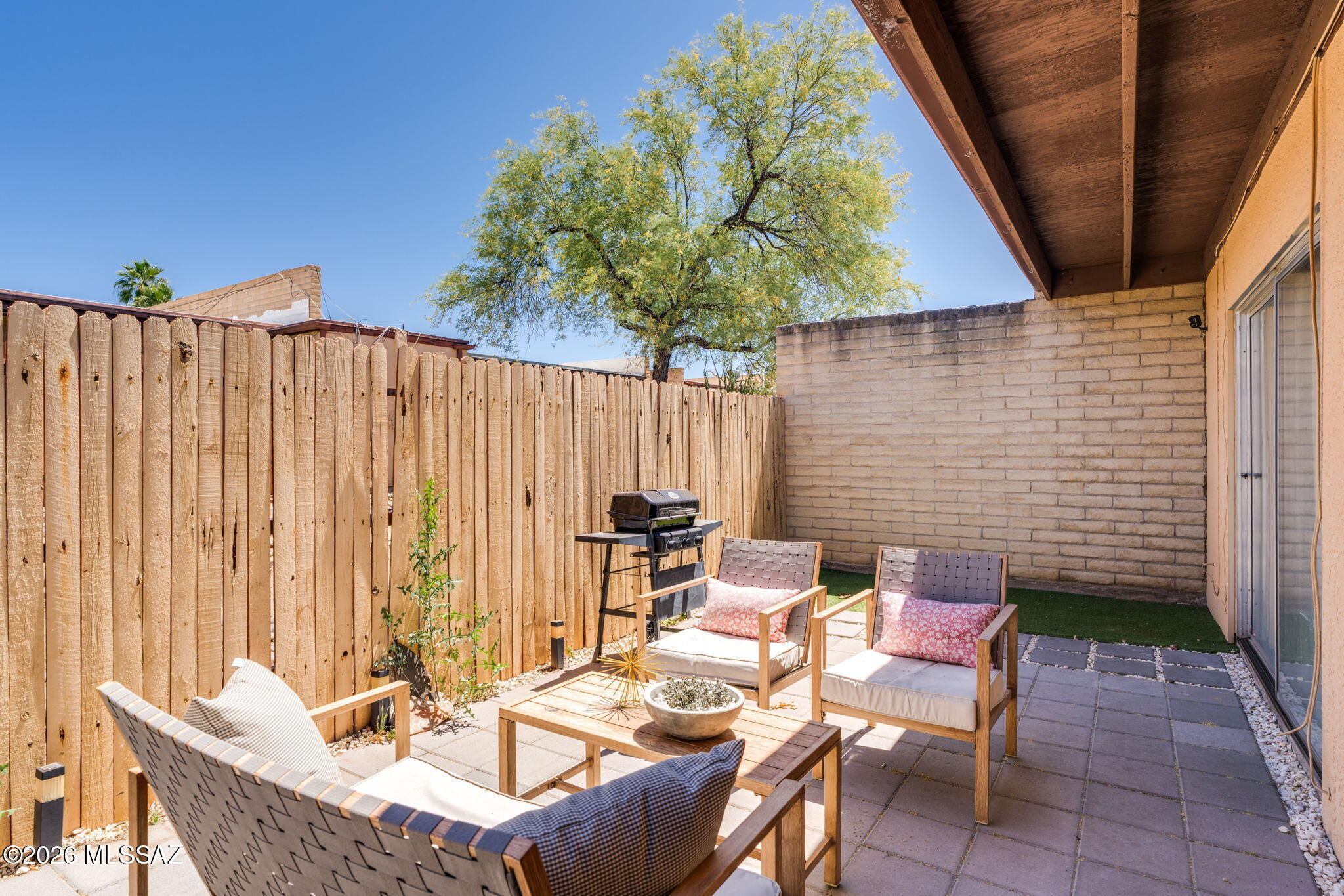 Pantano Park Townhouses - Residential