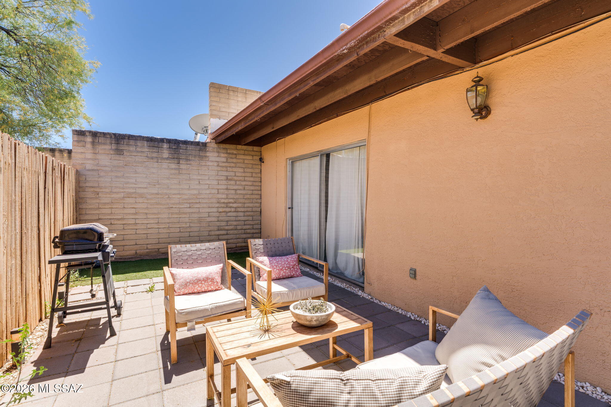 Pantano Park Townhouses - Residential
