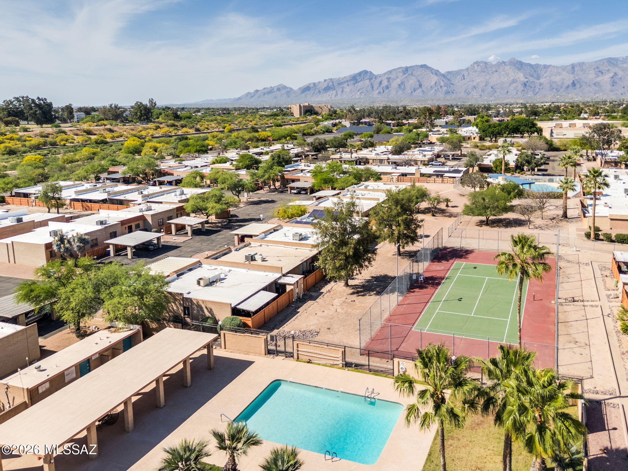 Pantano Park Townhouses - Residential