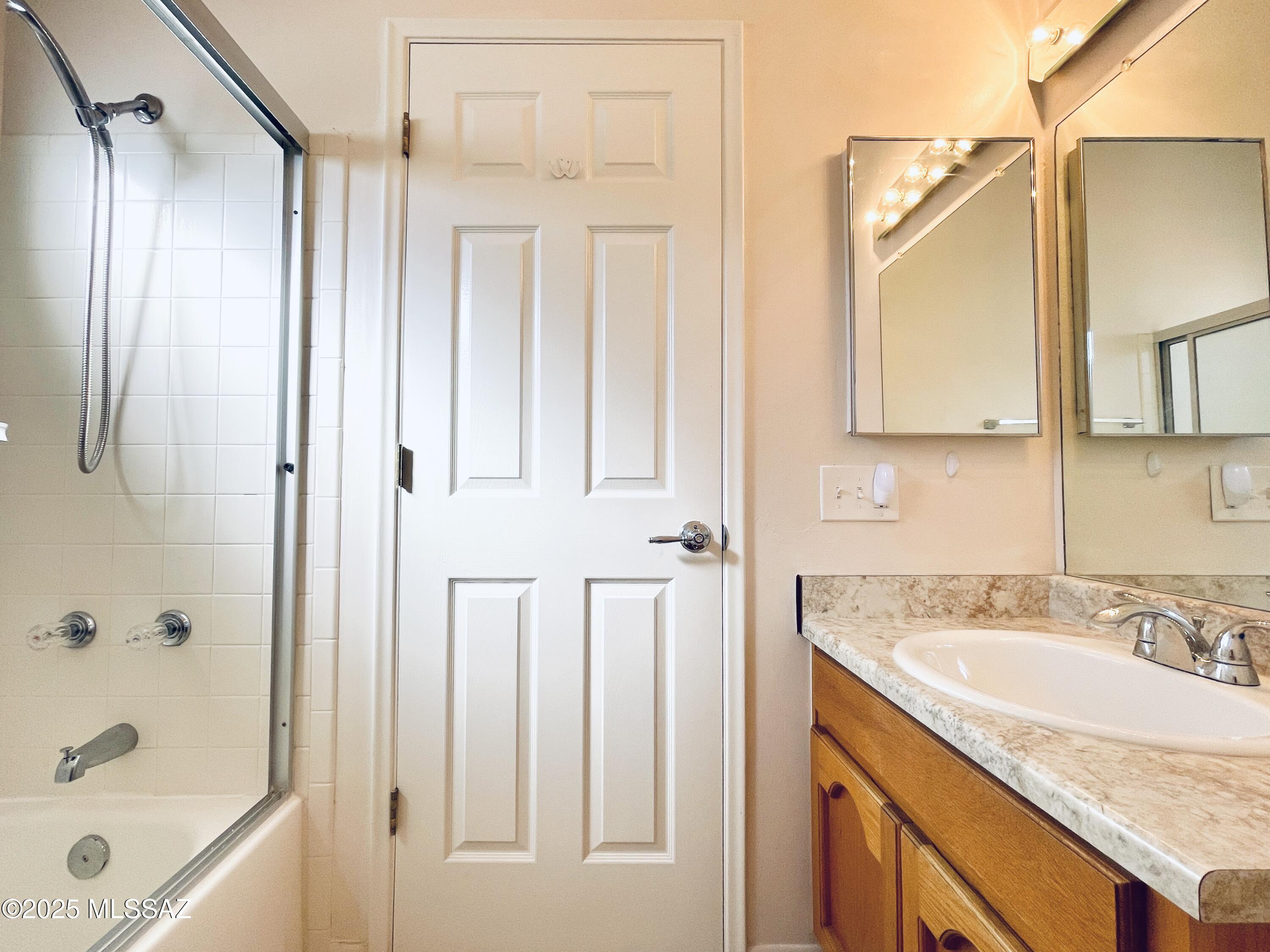 Encanto Court Amnd. - Residential Lease