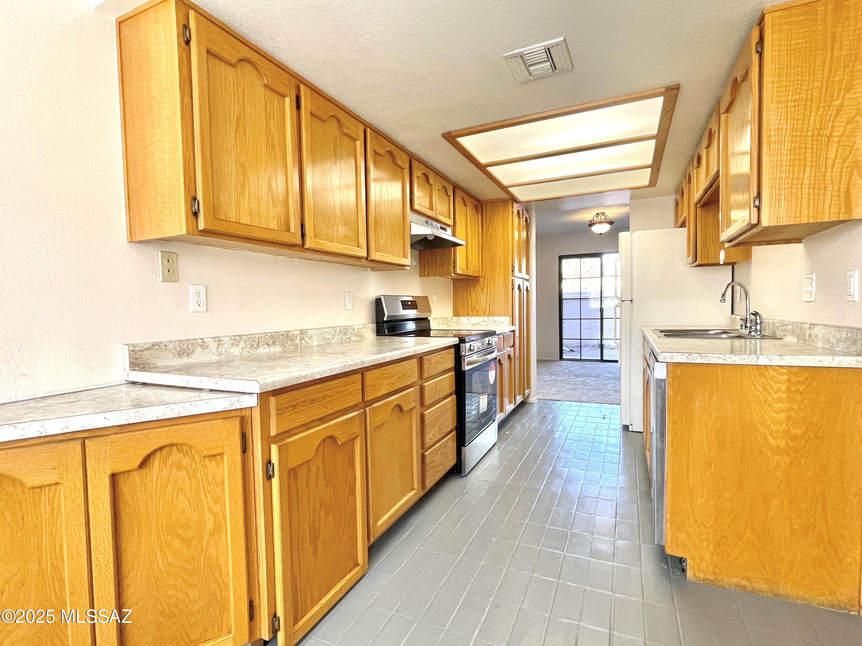 Encanto Court Amnd. - Residential Lease