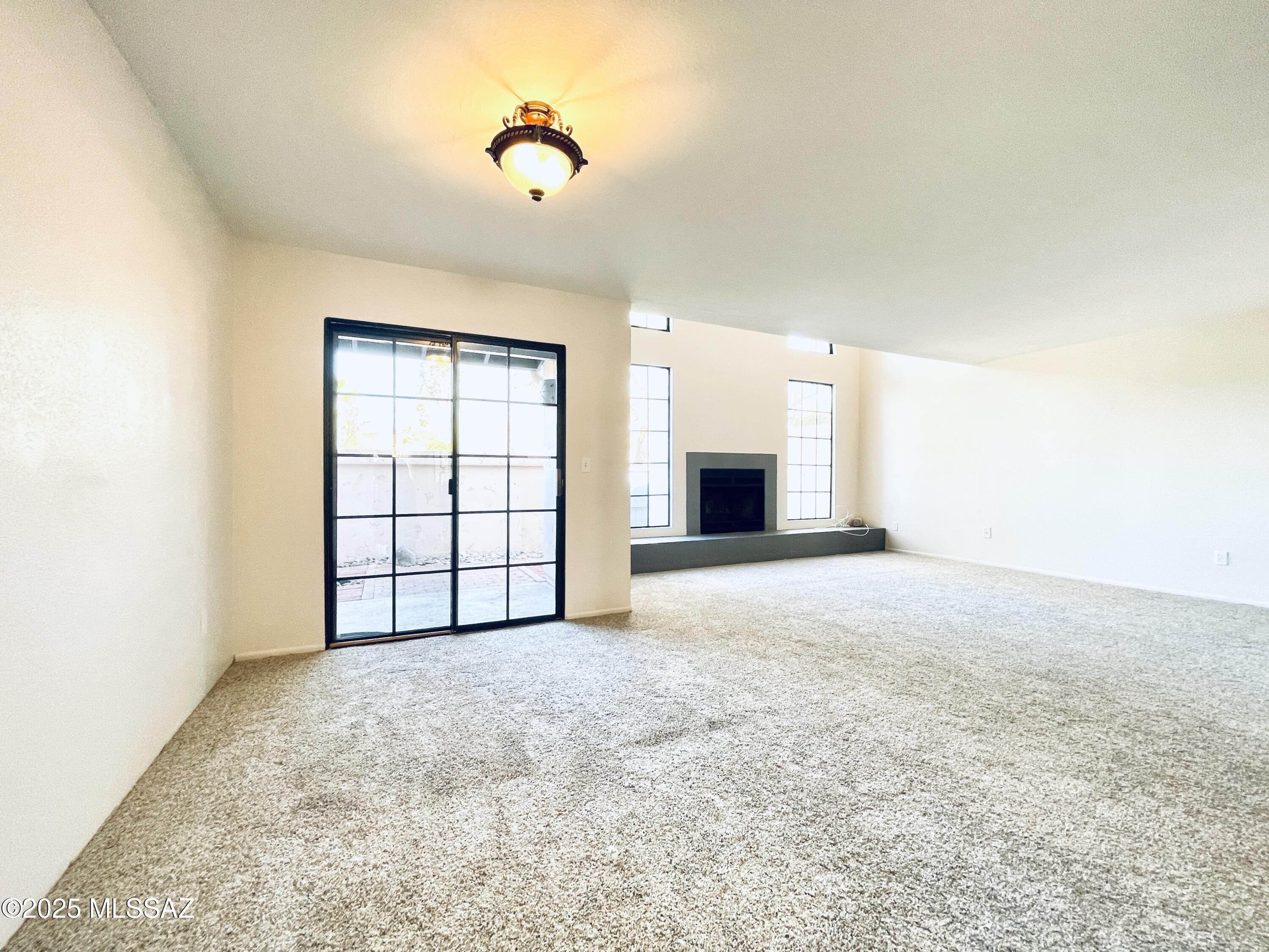 Encanto Court Amnd. - Residential Lease