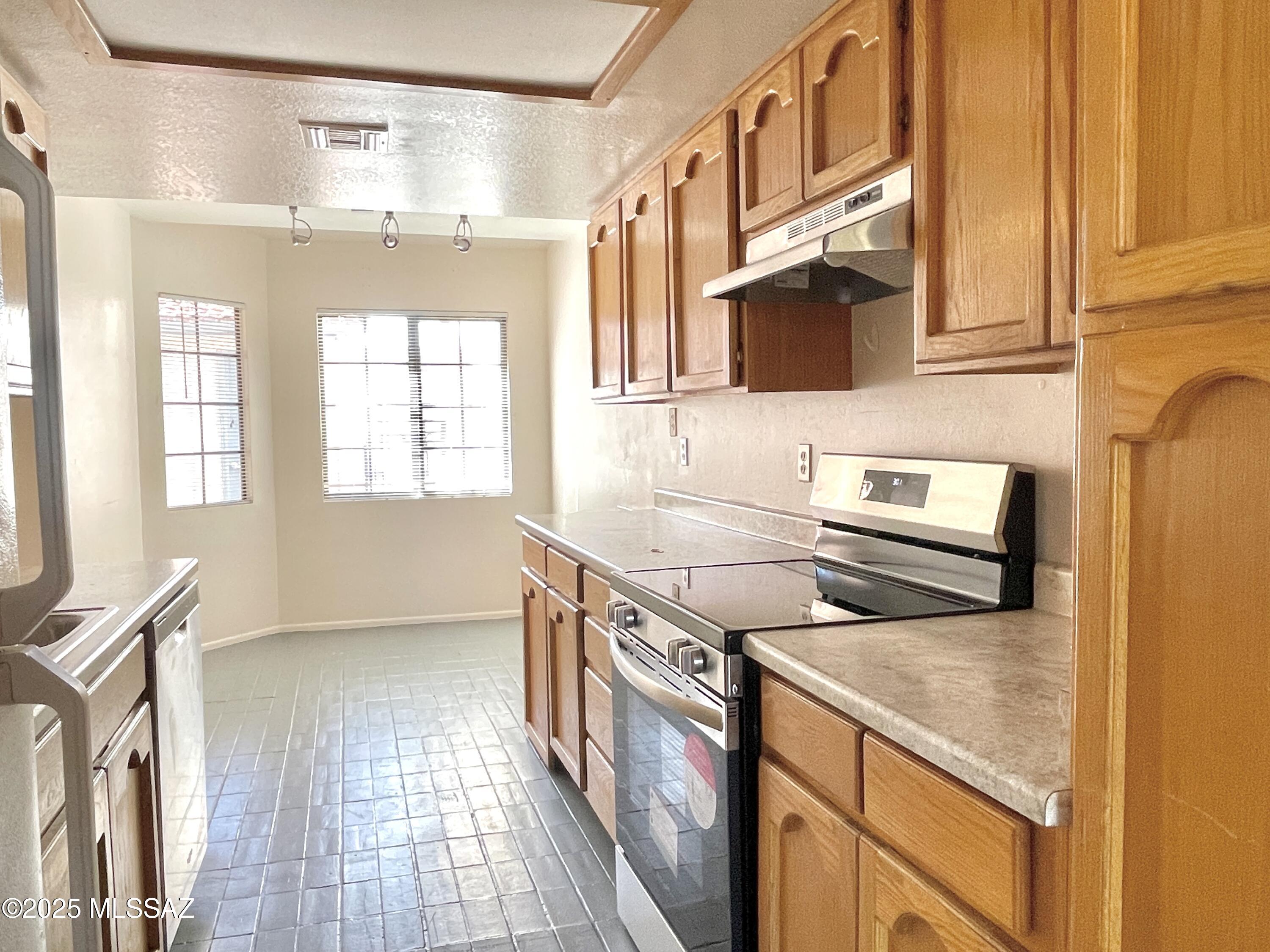 Encanto Court Amnd. - Residential Lease