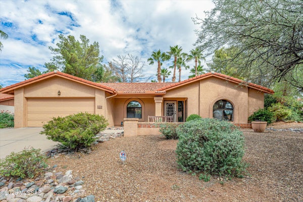 5747 N VIA UMBROSA, TUCSON, AZ 85750 - Image 78b114bb4703065ed37eaeb7e8d40df0/479042574