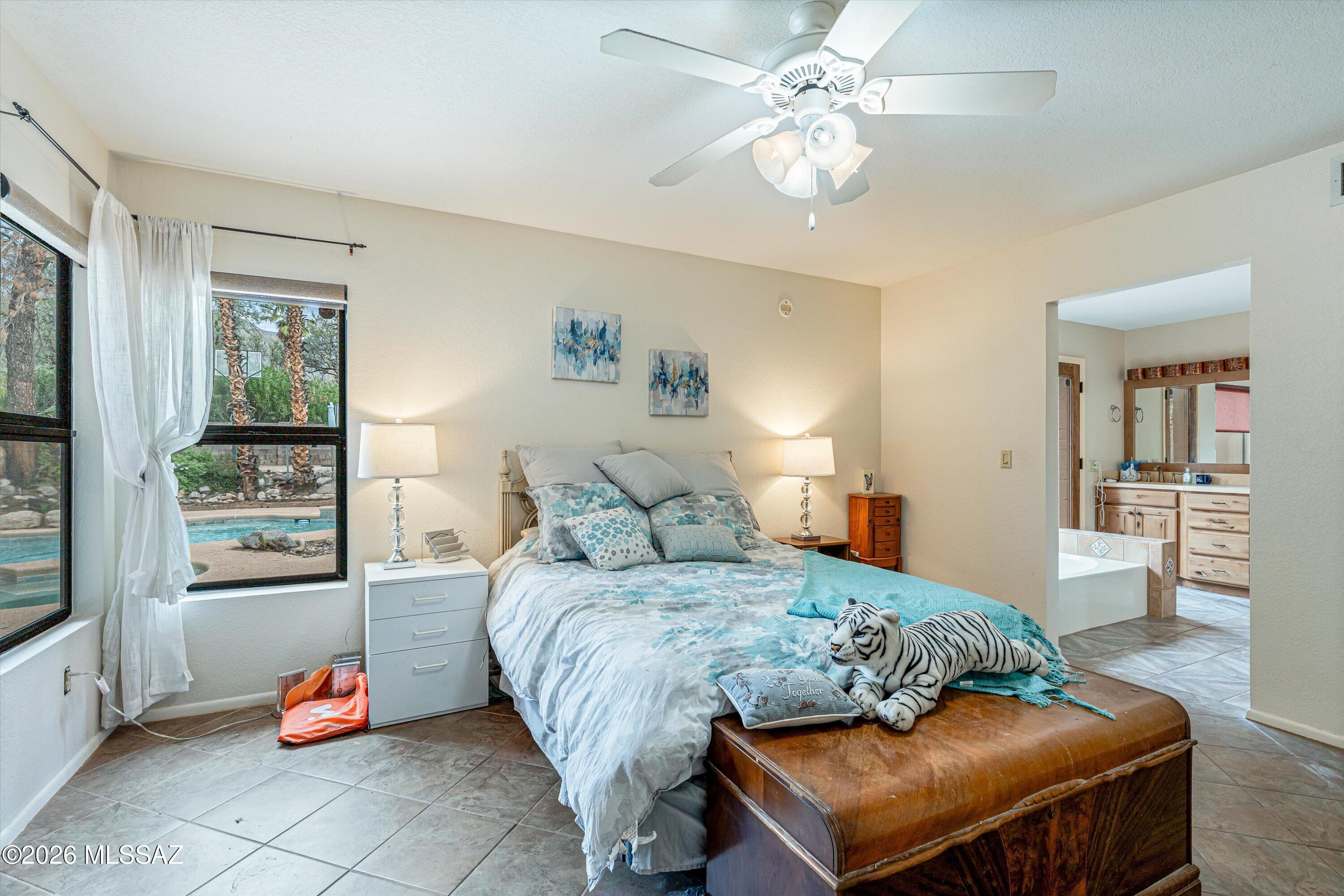 5747 N Via Umbrosa