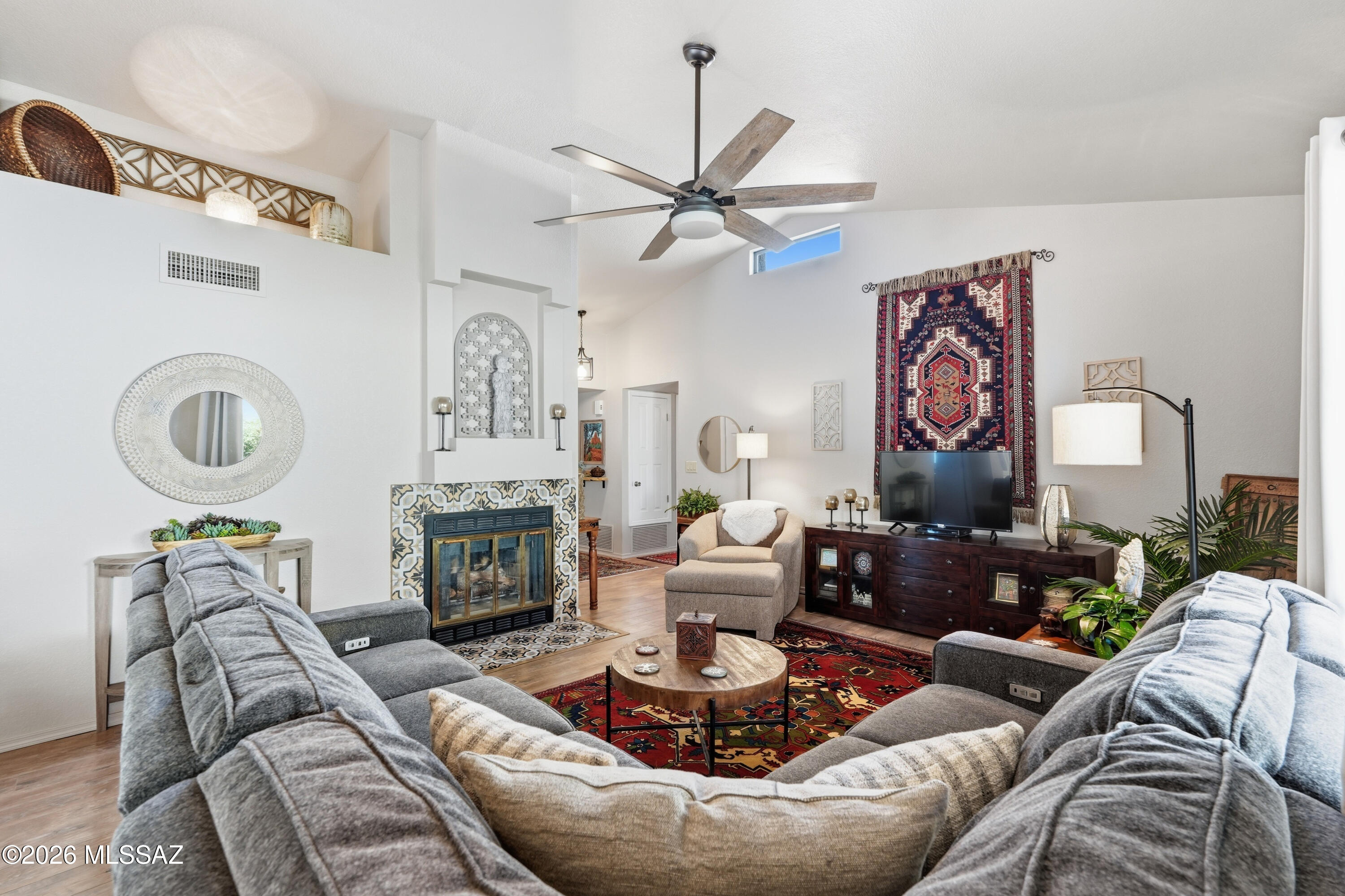 200 E Suntree Street