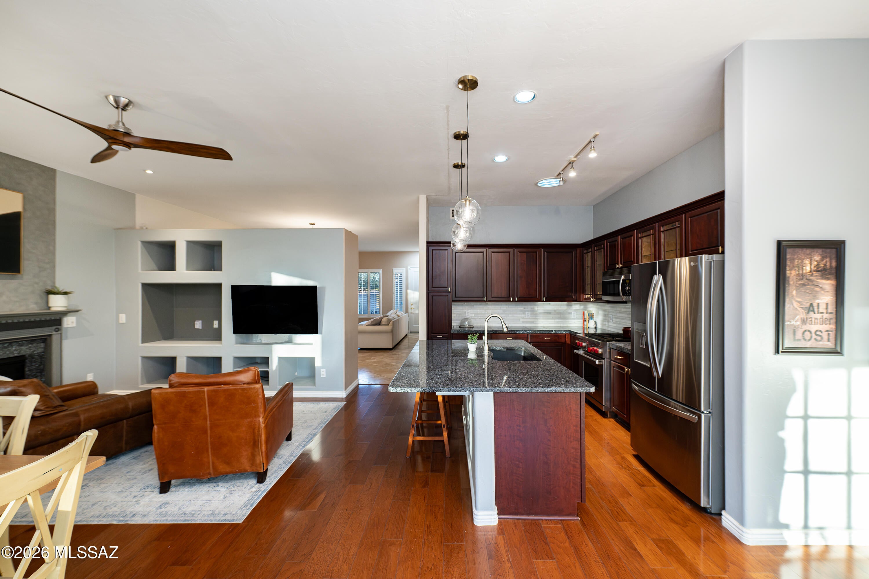 241 W Carlynn Cliff Place